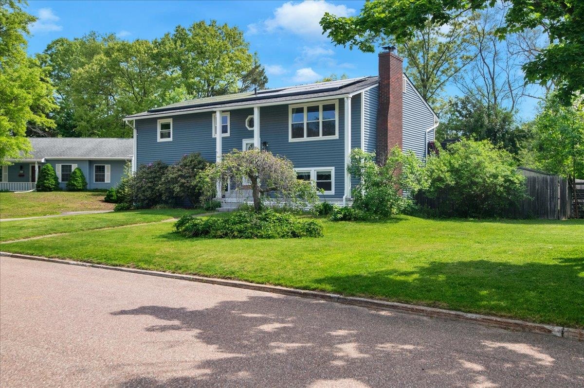 91 Lapointe Street Property Photo 2