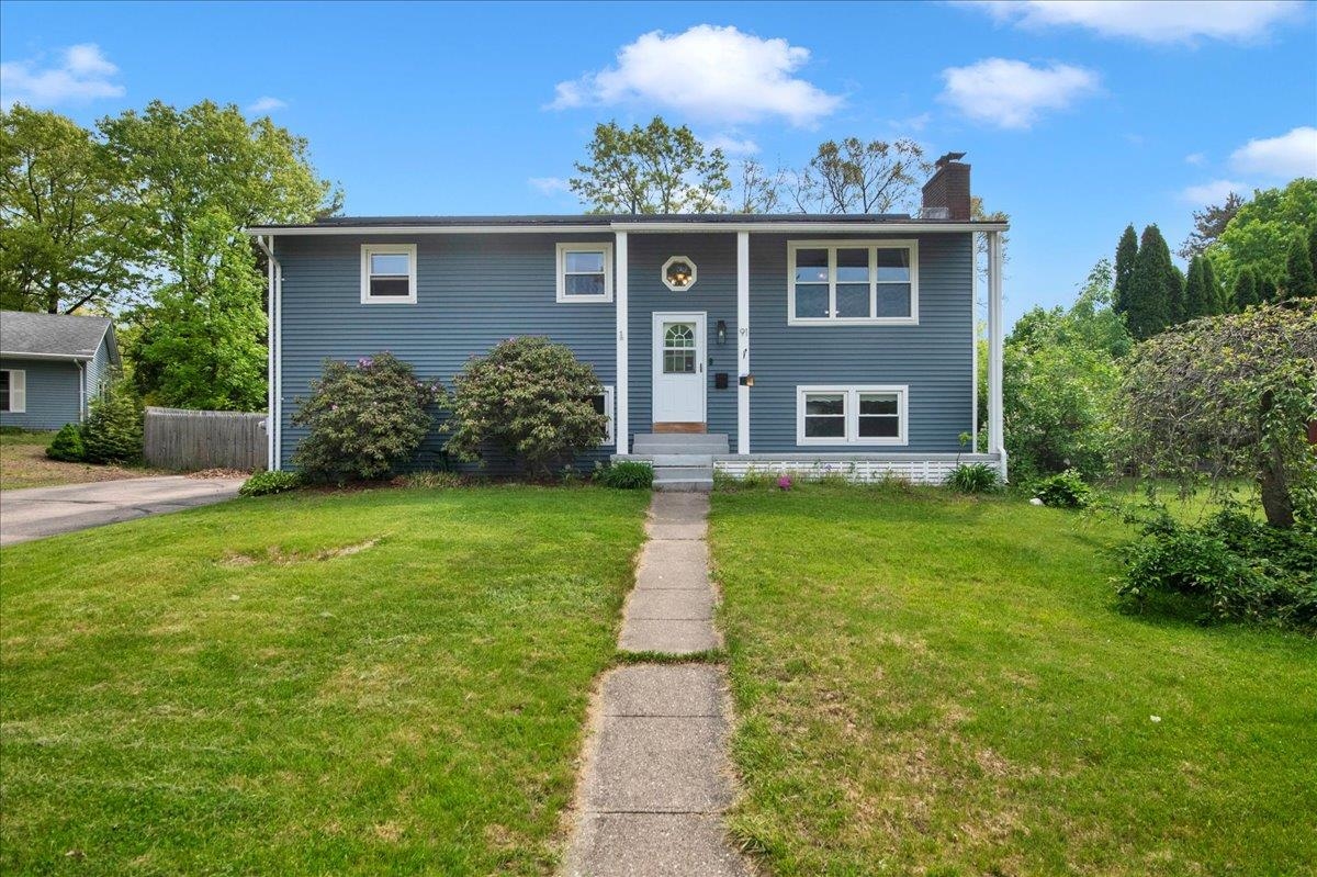 91 Lapointe Street Property Photo 4