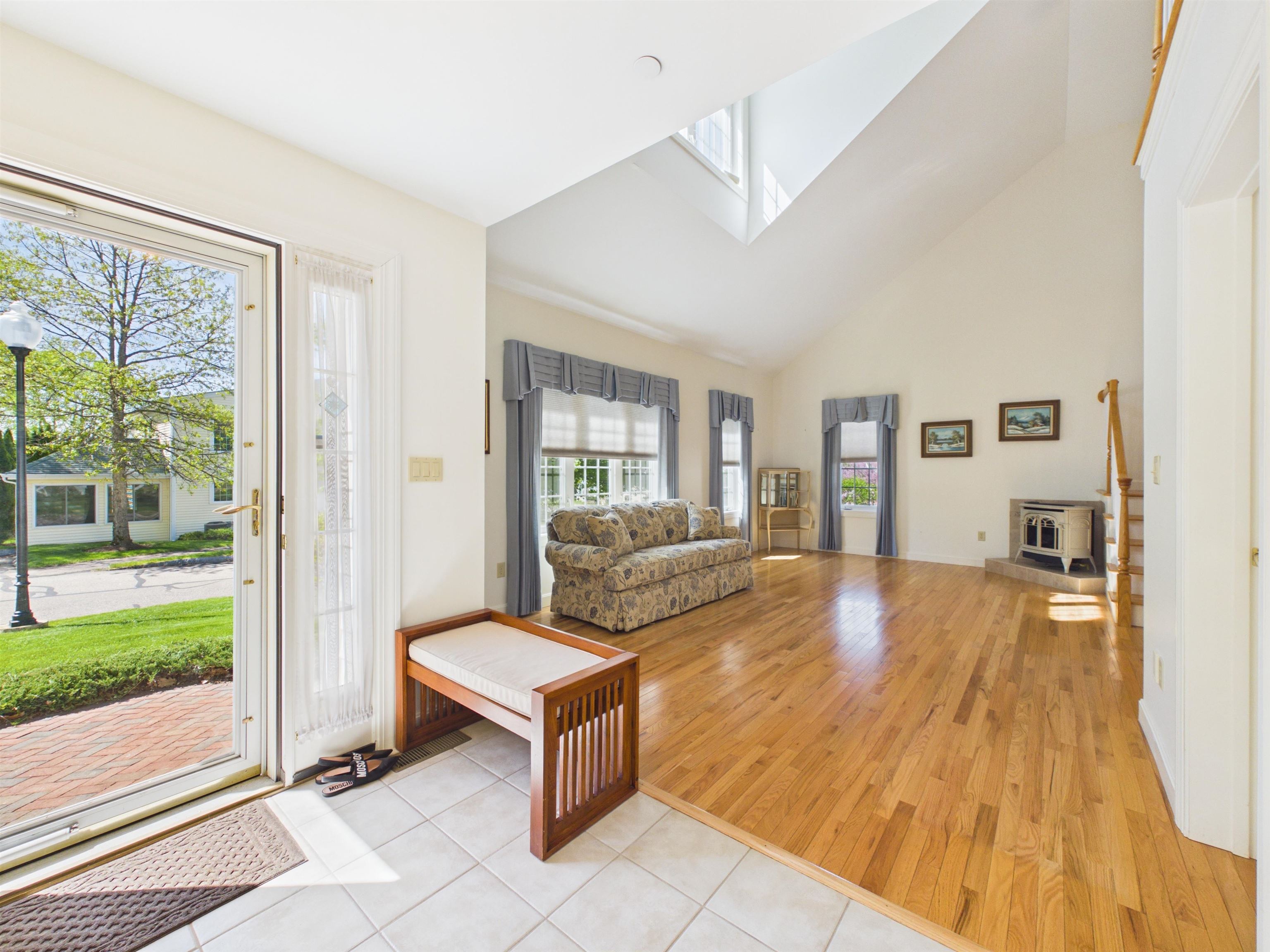 23 Abbey Lane Property Photo 7