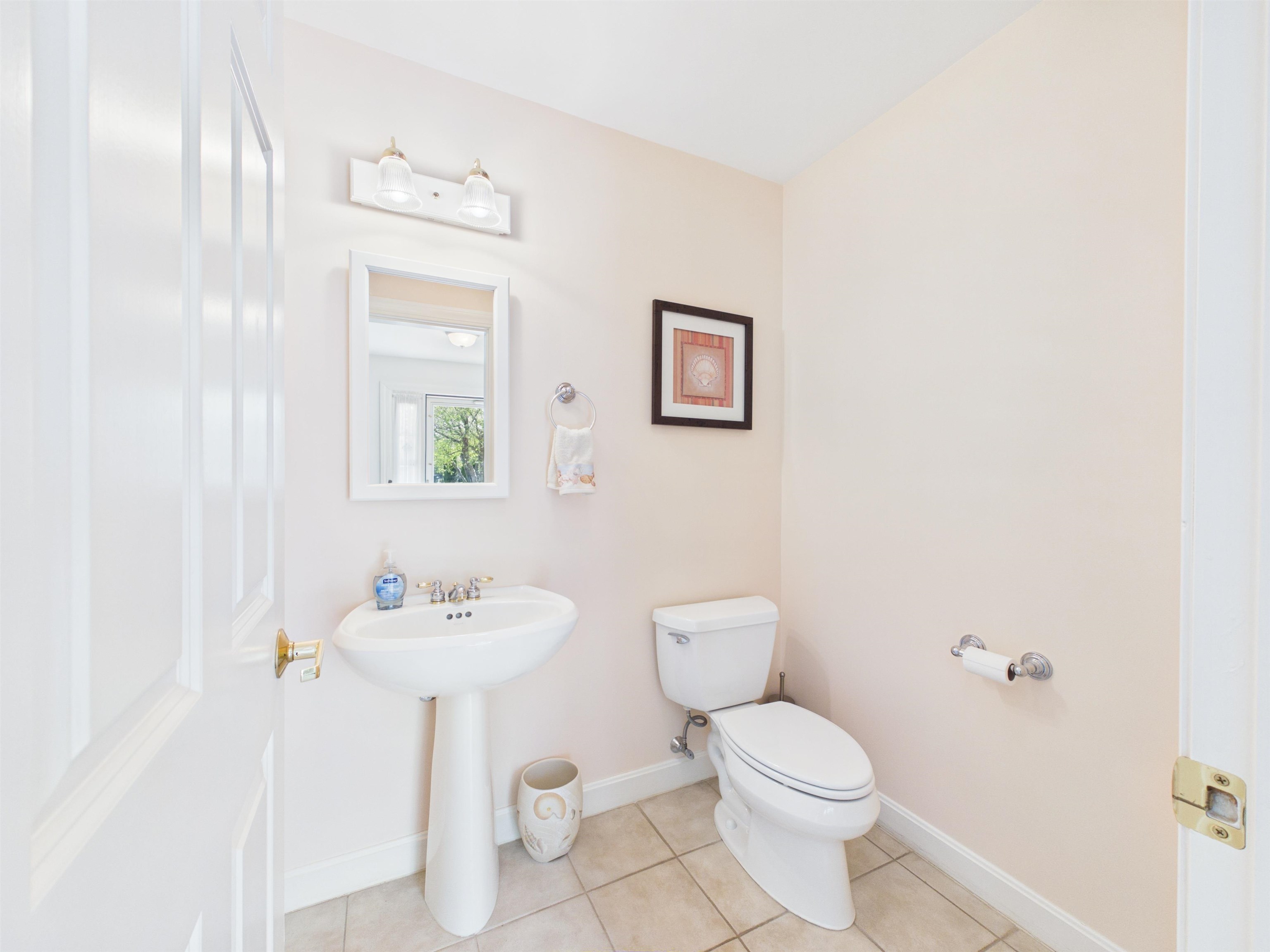 23 Abbey Lane Property Photo 8