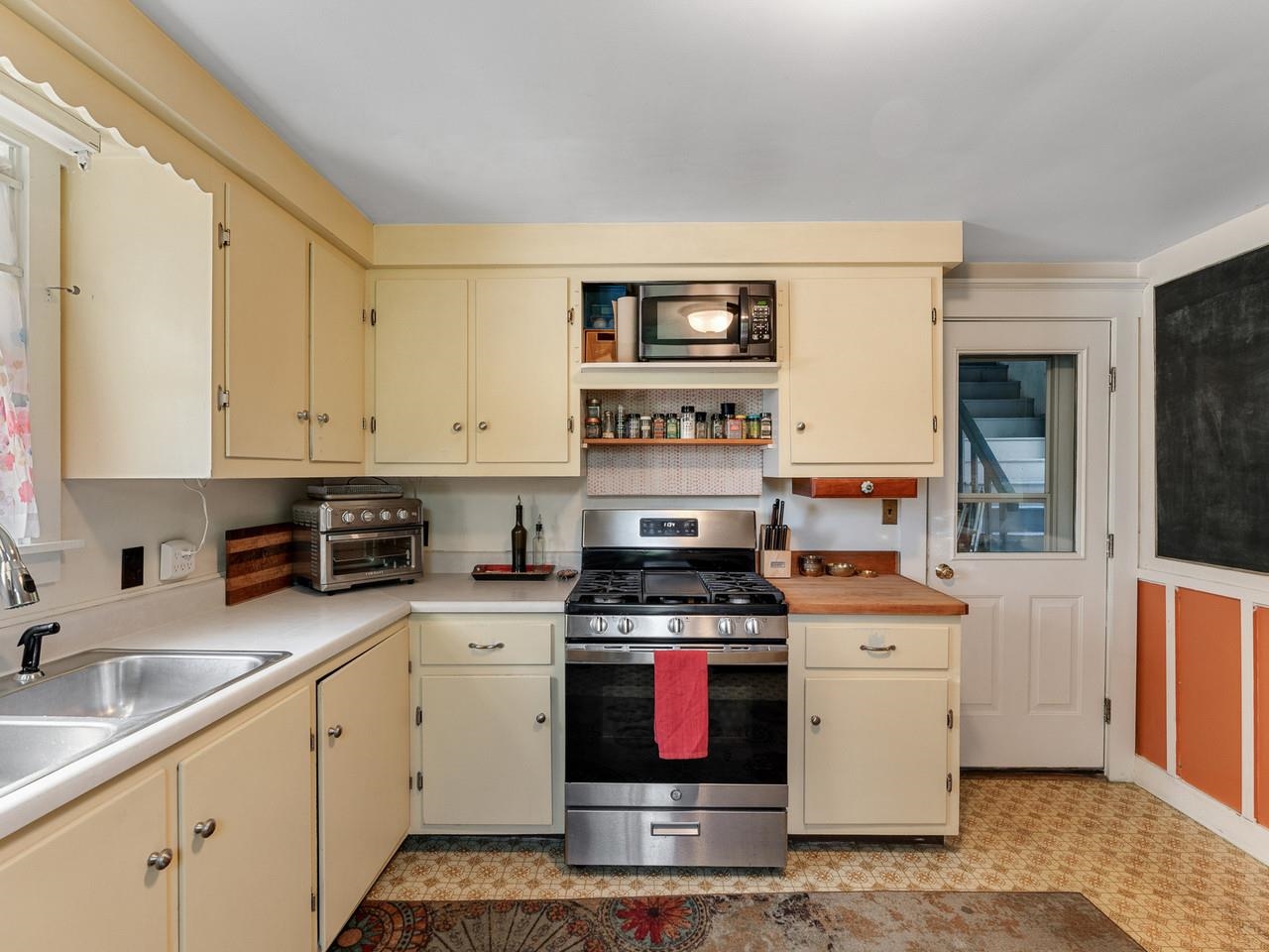 93 Berlin Street Property Photo 22