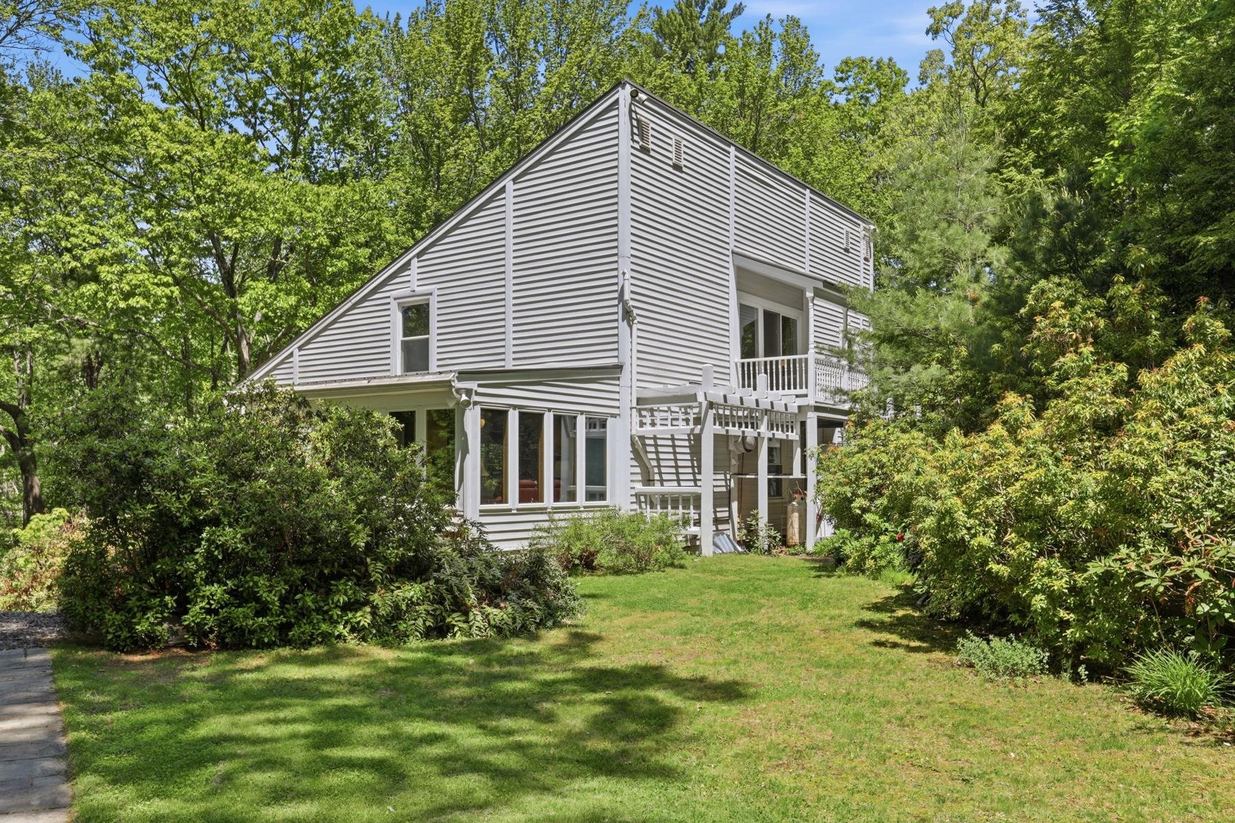 22 Hemlock Circle Property Photo 3