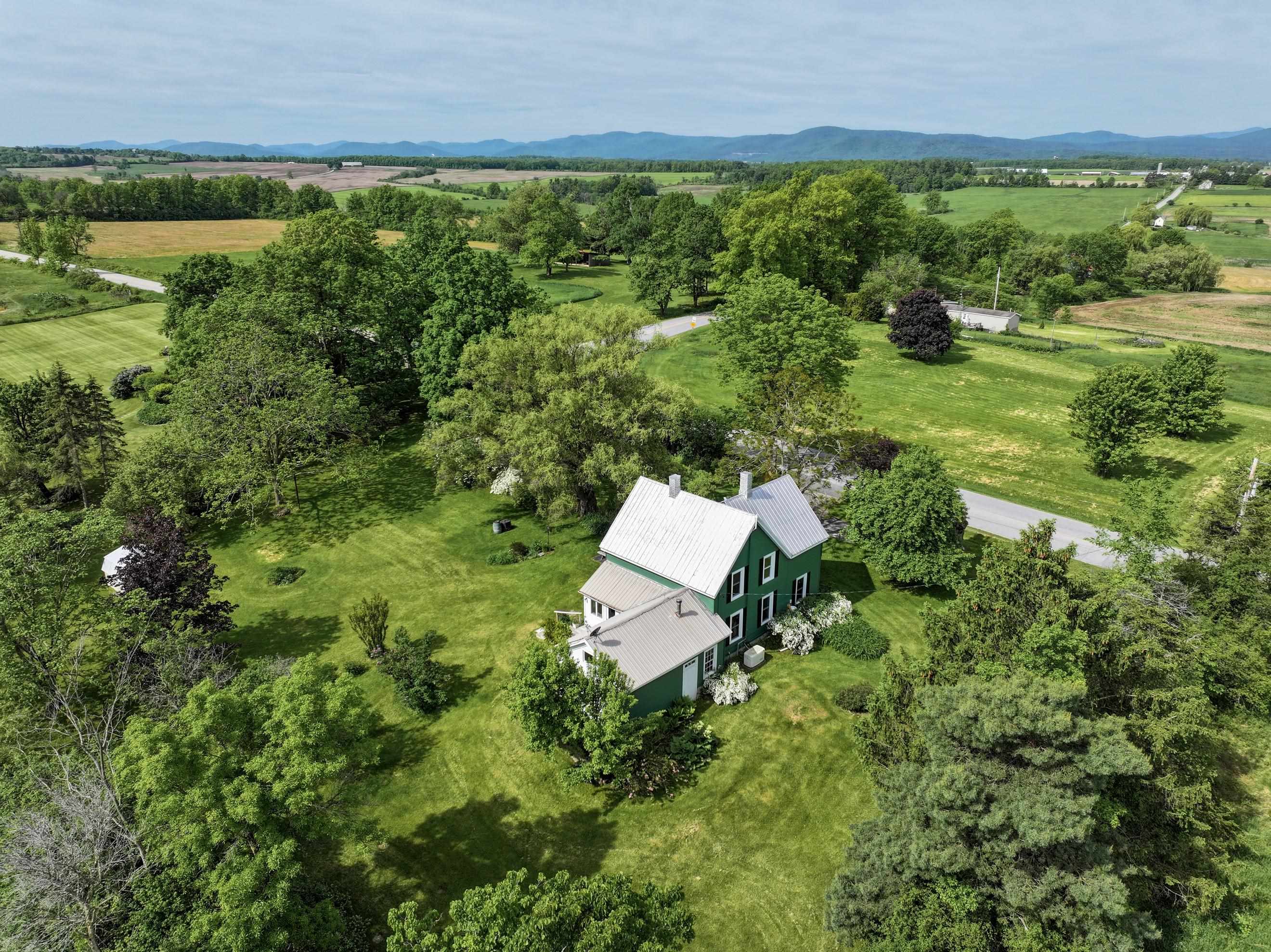 1703 Crown Point Road Property Photo 3