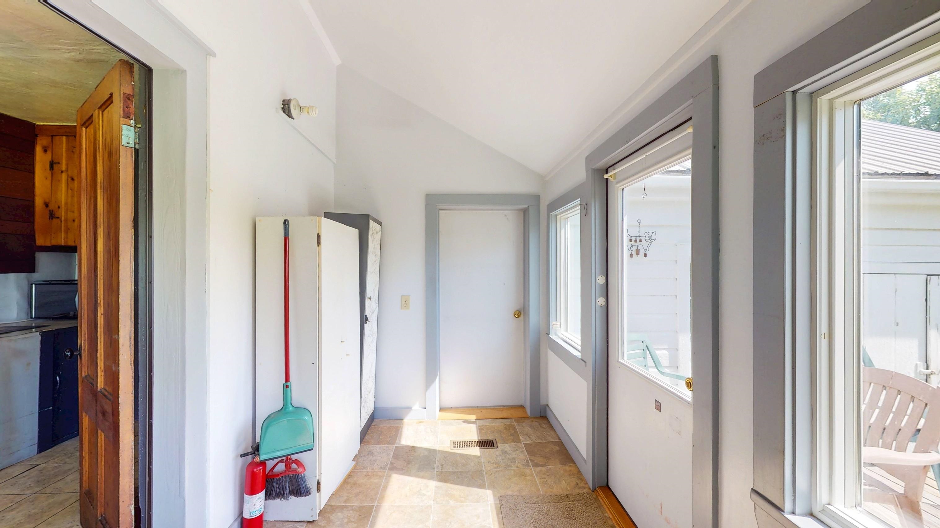 1703 Crown Point Road Property Photo 17