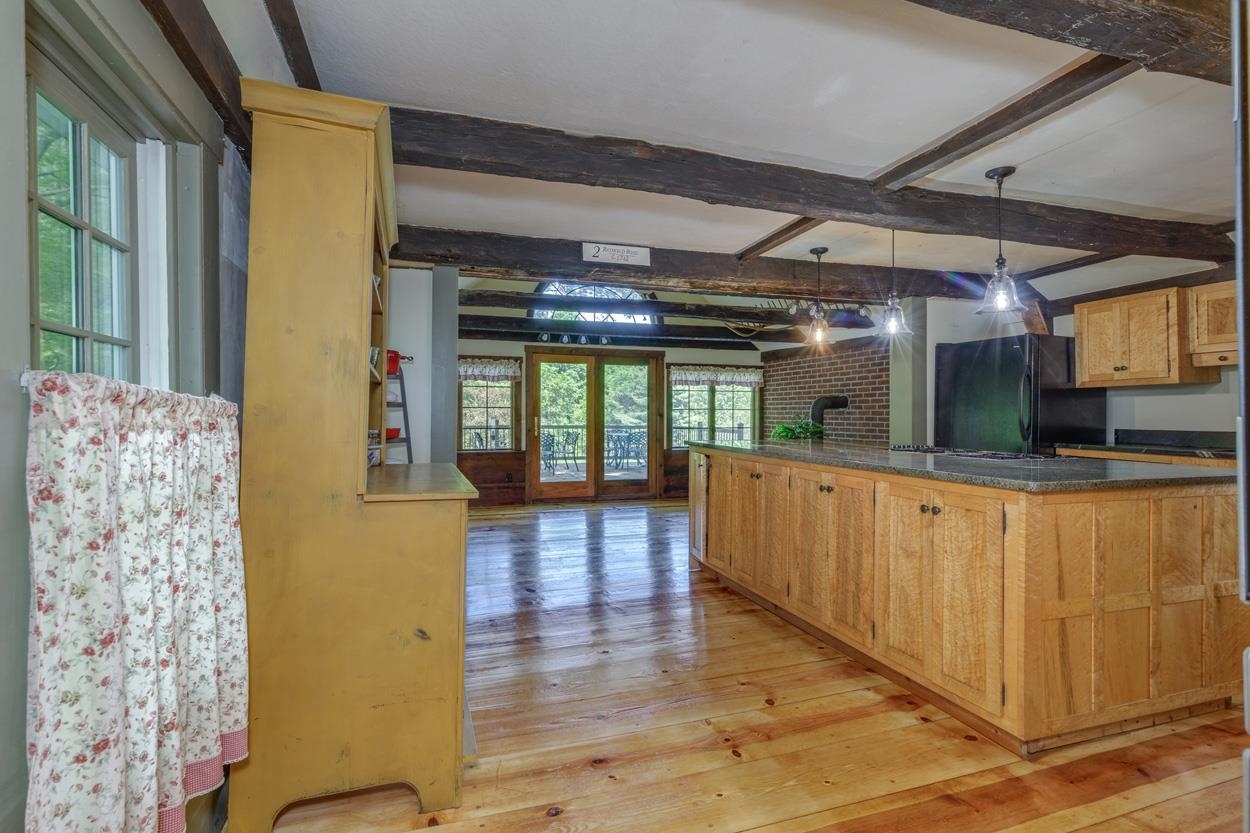 2 Raymond Road Property Photo 8