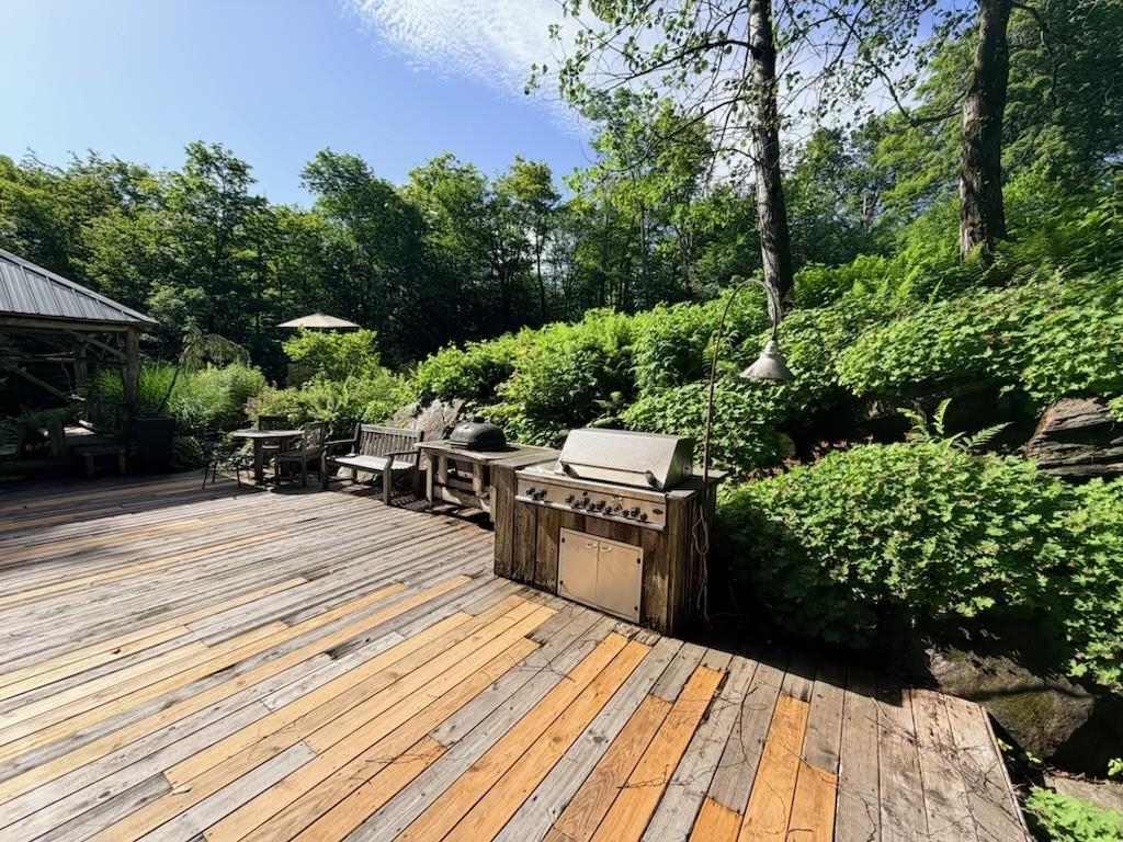 8 Twin Rocks Road Property Photo 25