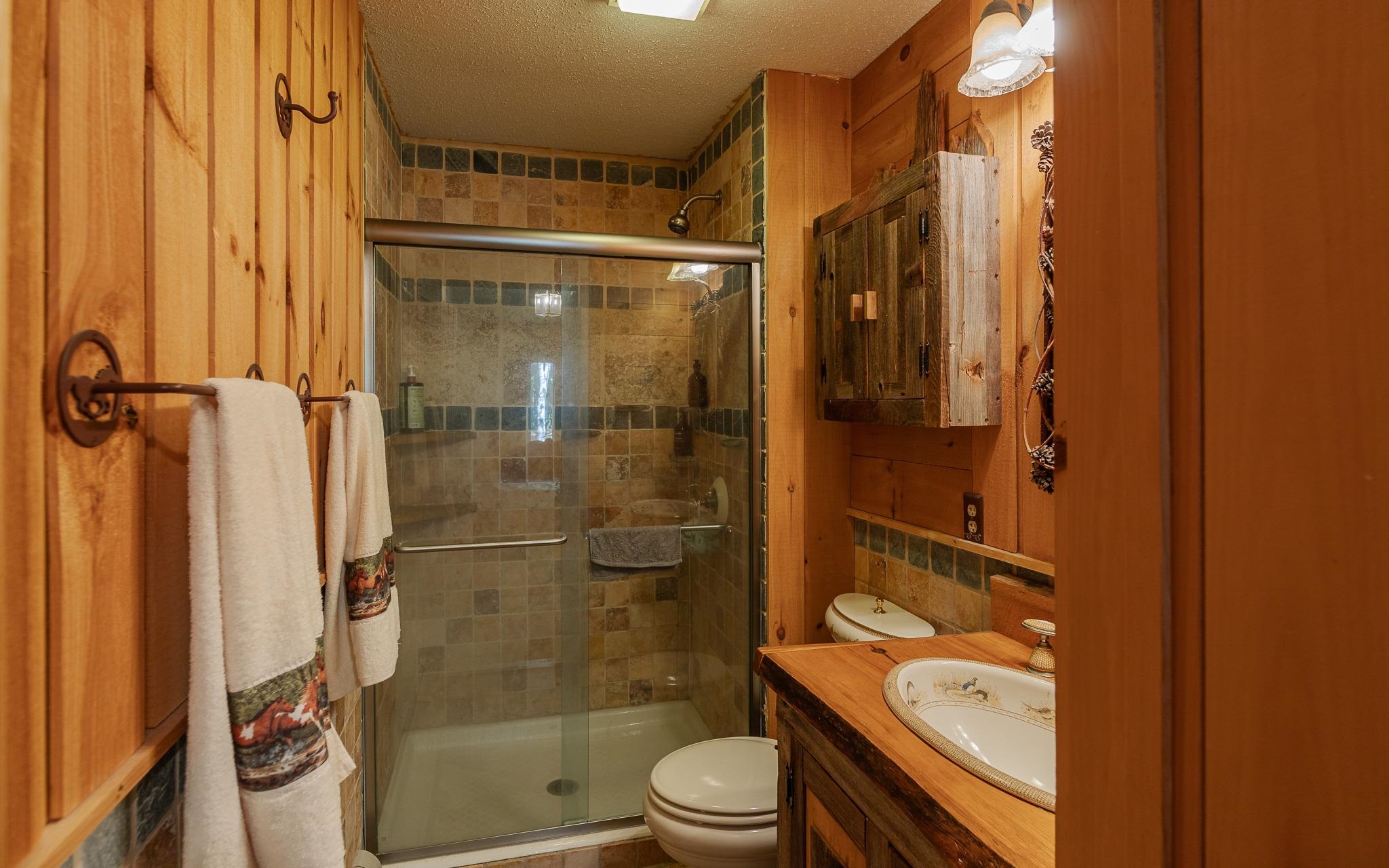 8 Twin Rocks Road Property Photo 58