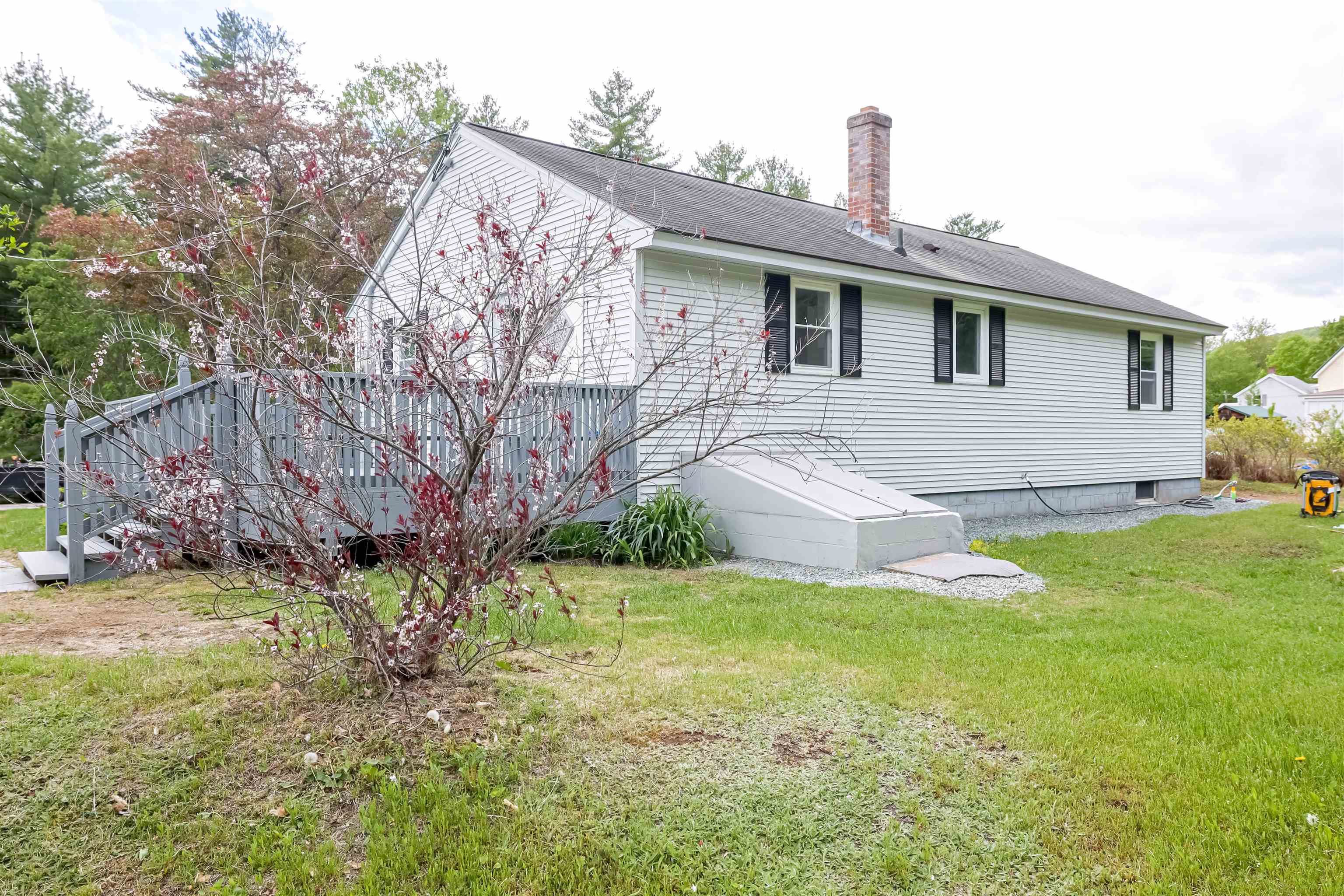 94 Hillside Avenue Property Photo 9