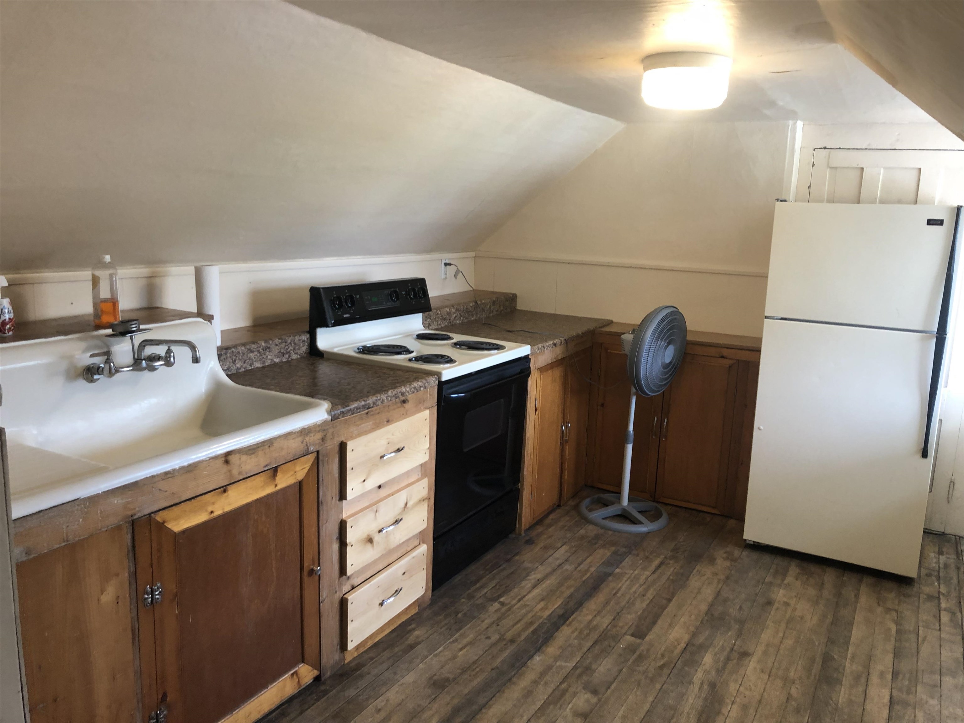 719 Hill Street Property Photo 17