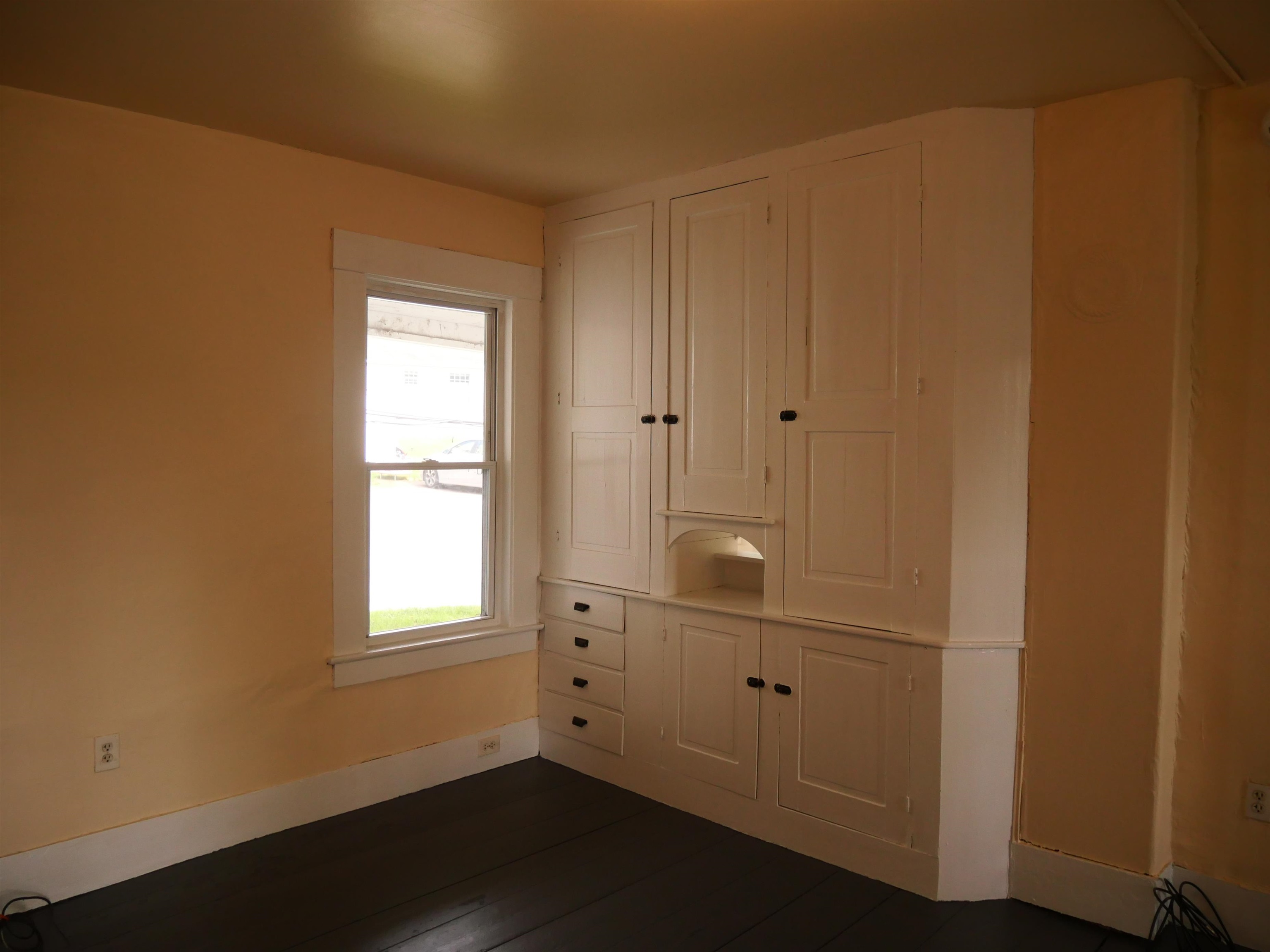 731 Hill Street Property Photo 9
