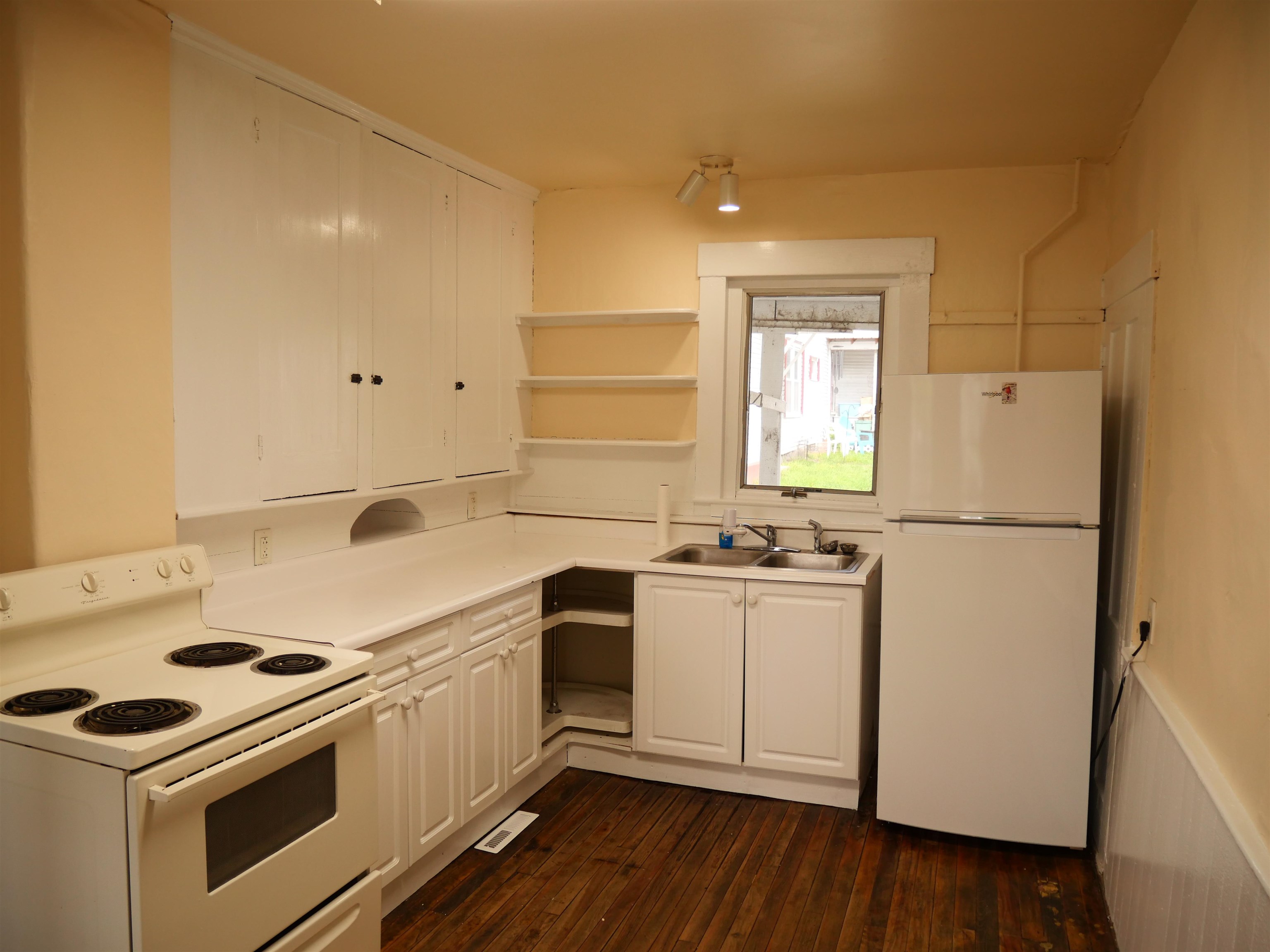 731 Hill Street Property Photo 11