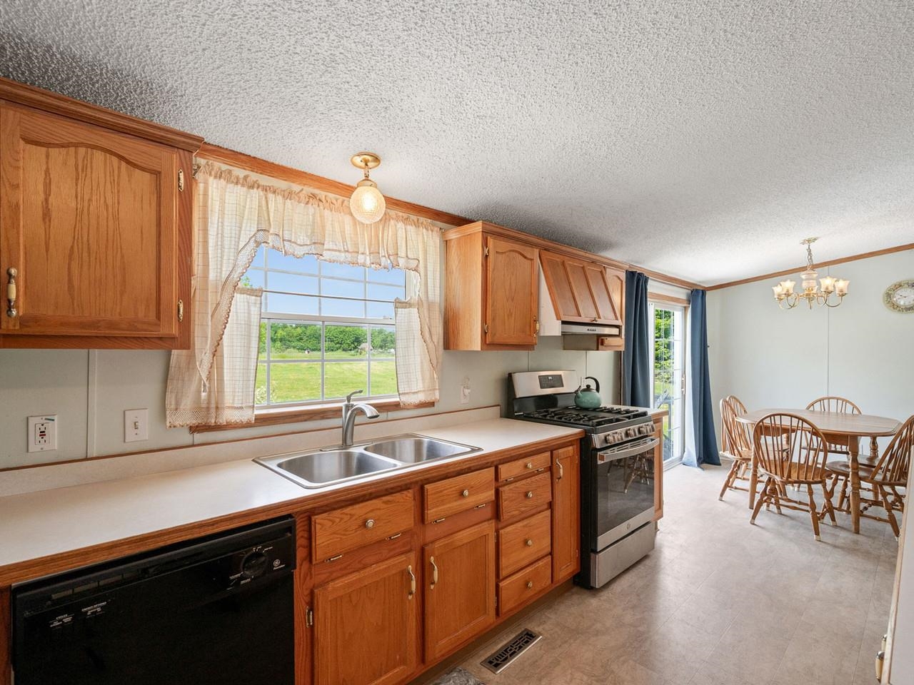 669 Buttolph Road Property Photo 6