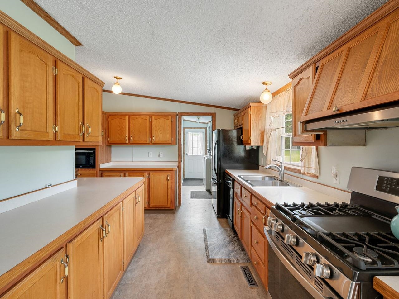 669 Buttolph Road Property Photo 8