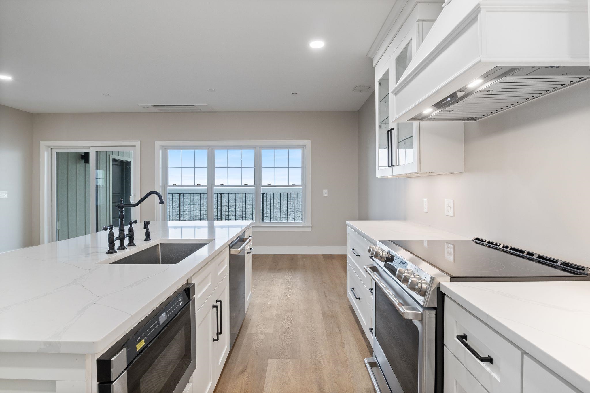 465 Ocean Boulevard Property Photo 5
