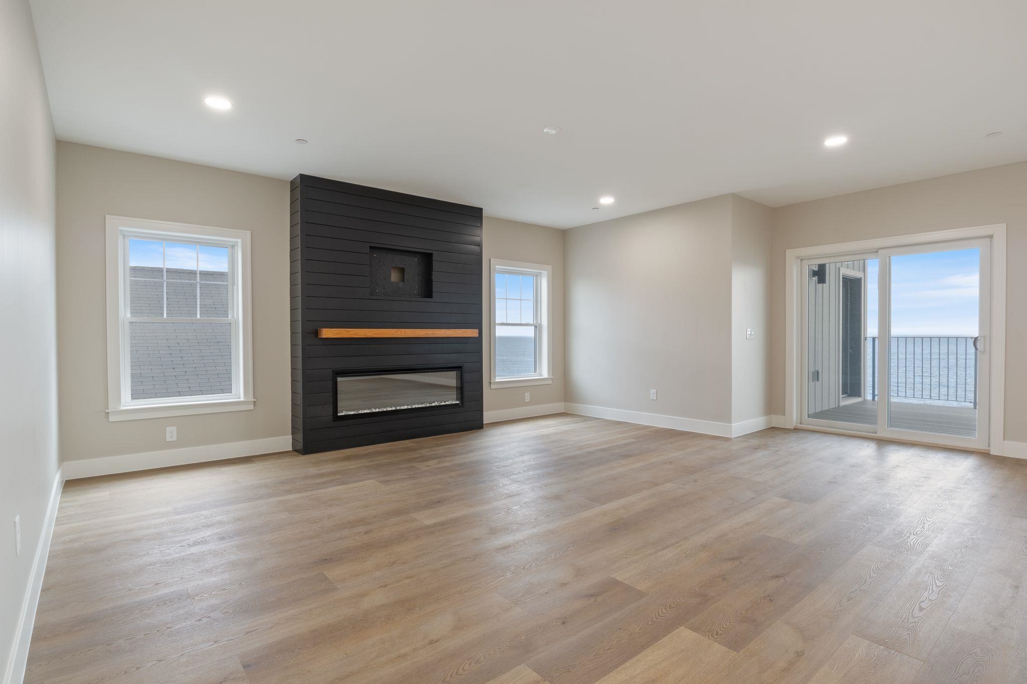 465 Ocean Boulevard Property Photo 9