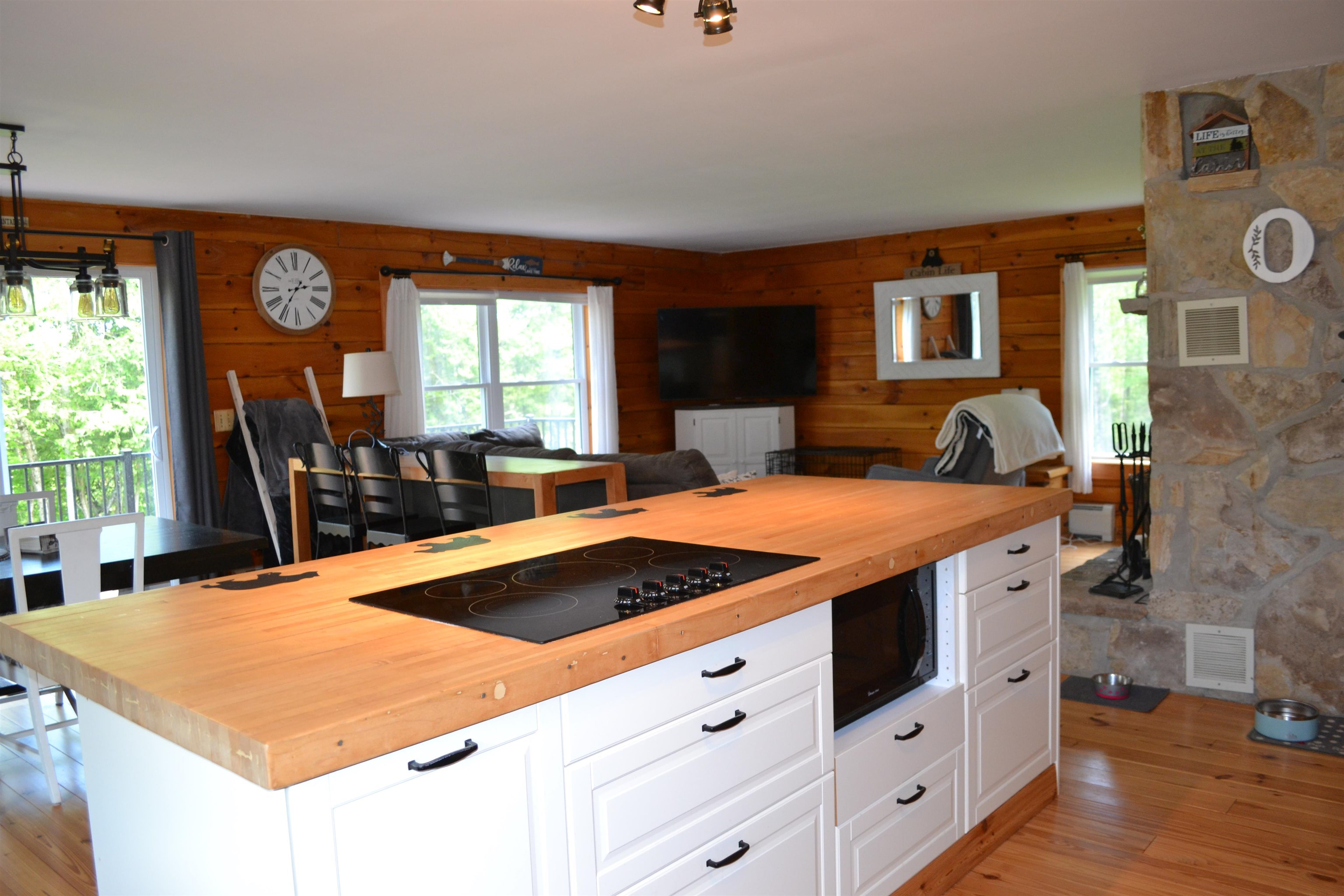 1688 Vt Route 5a Property Photo 10