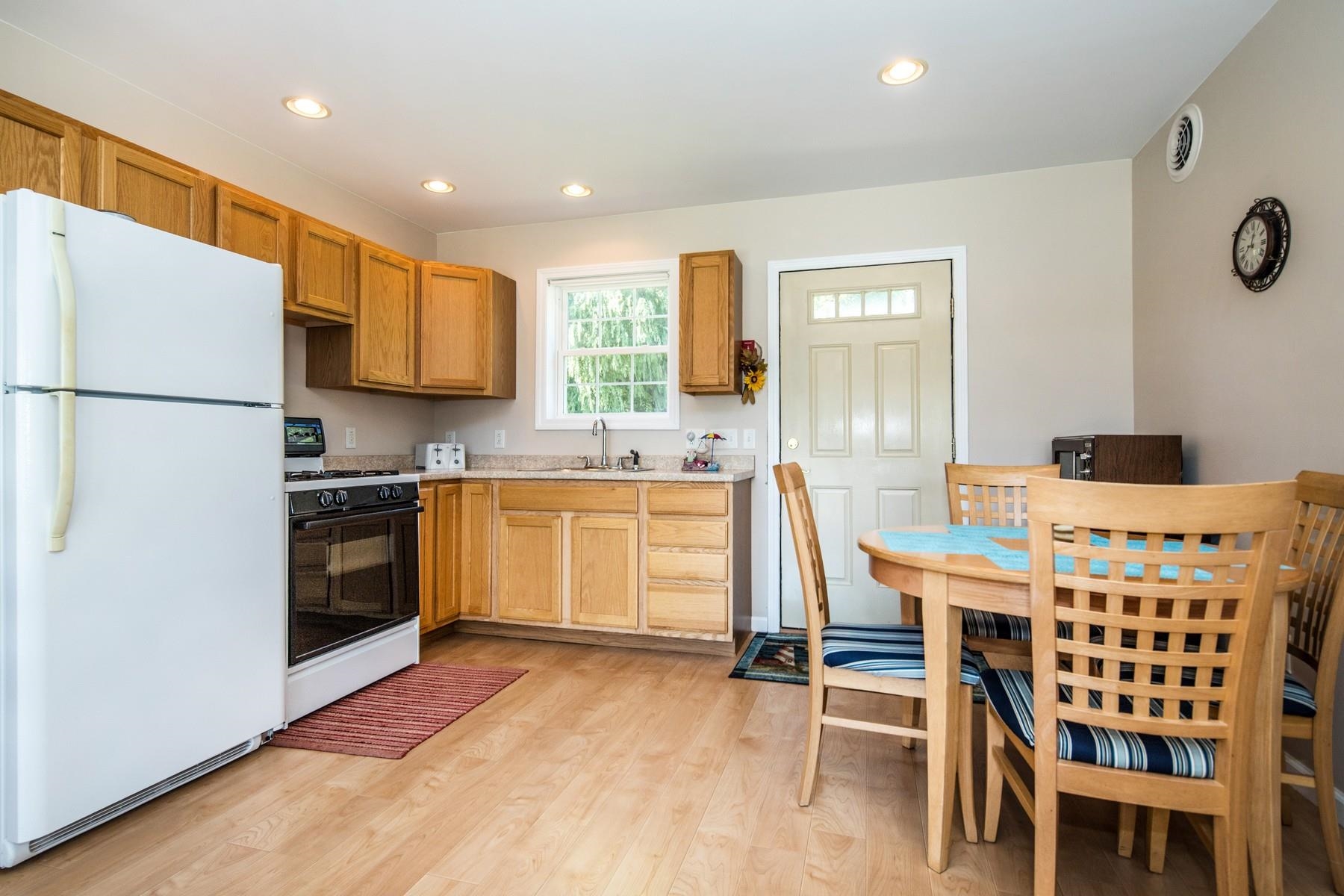 558 Burr Pond Road Property Photo 11