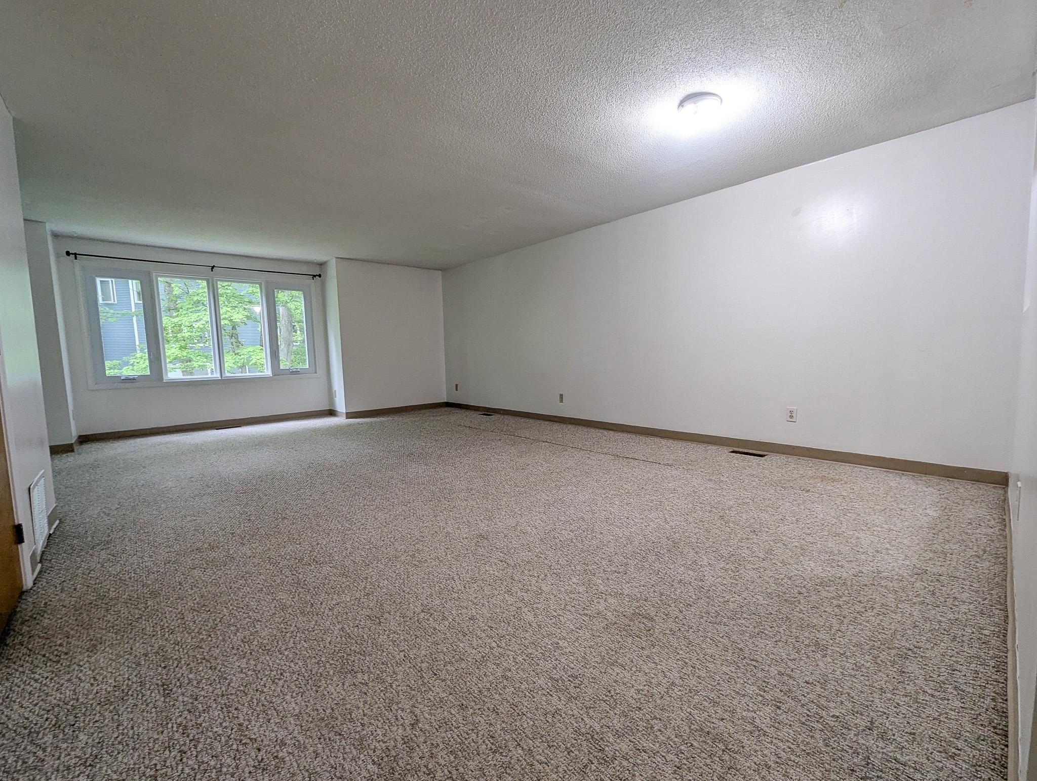 54 Merrimack Drive Property Photo 11