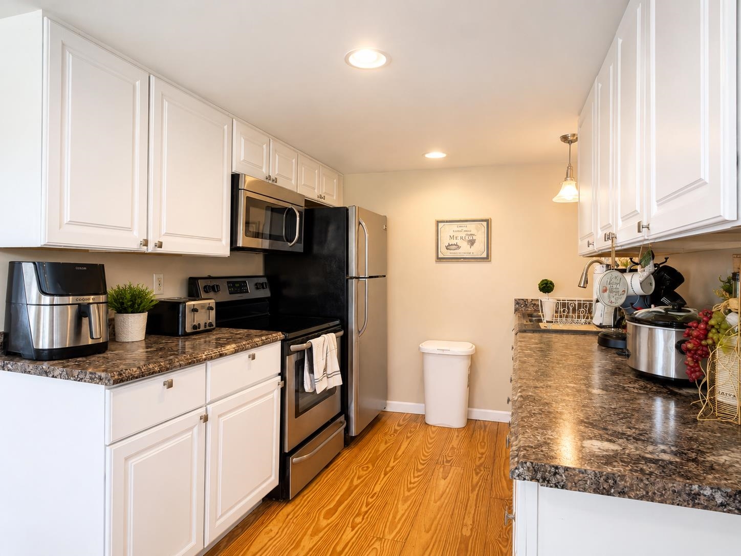 6 Willow Lane Property Photo 4