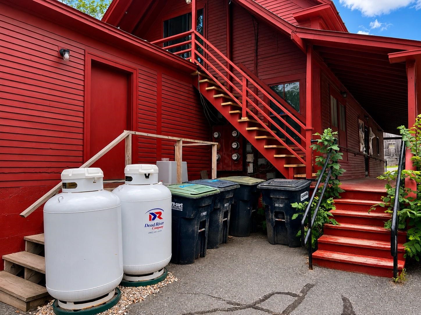 7868 Pomfret Road Property Photo 4
