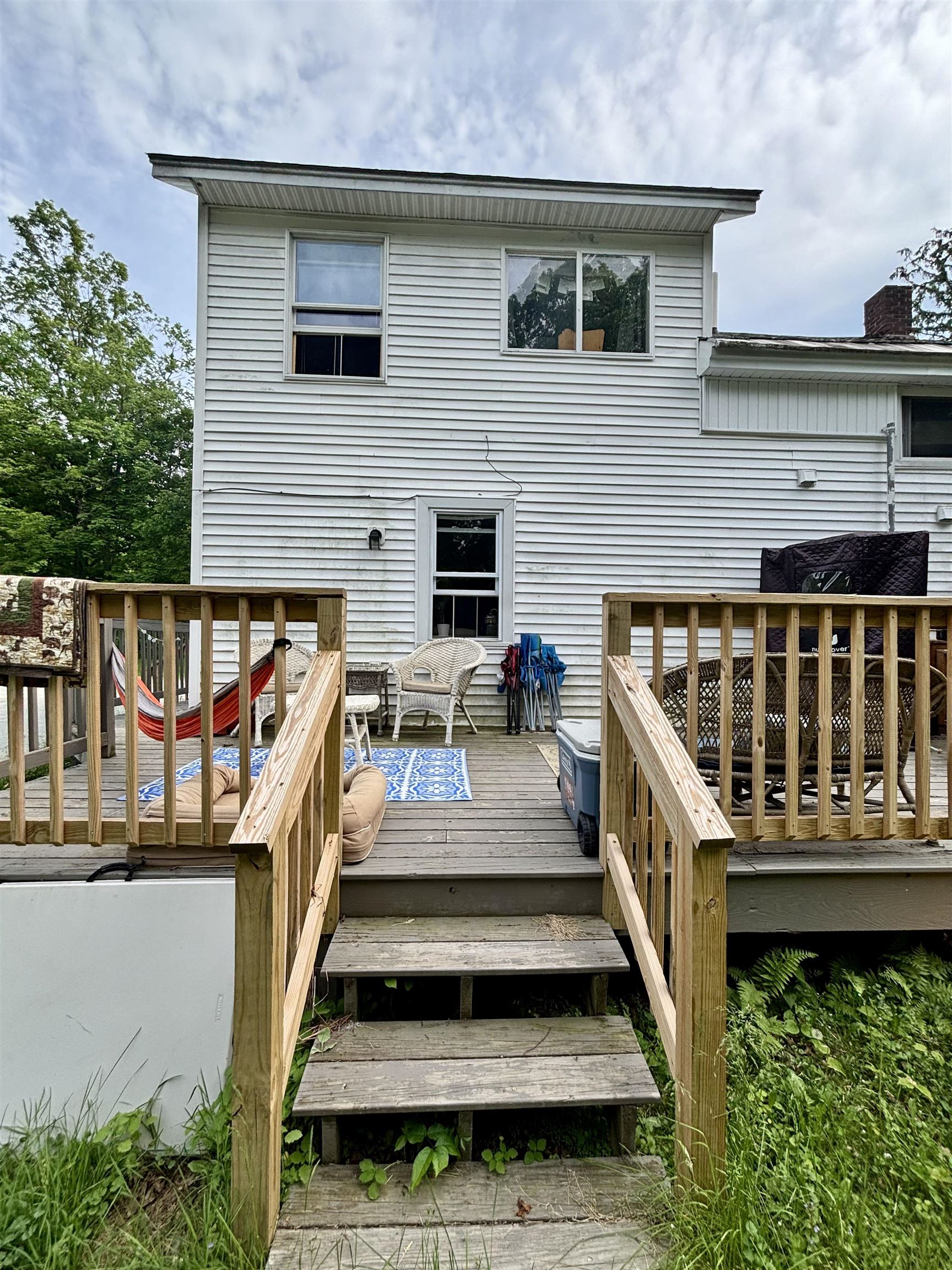 589 South Street Property Photo 4