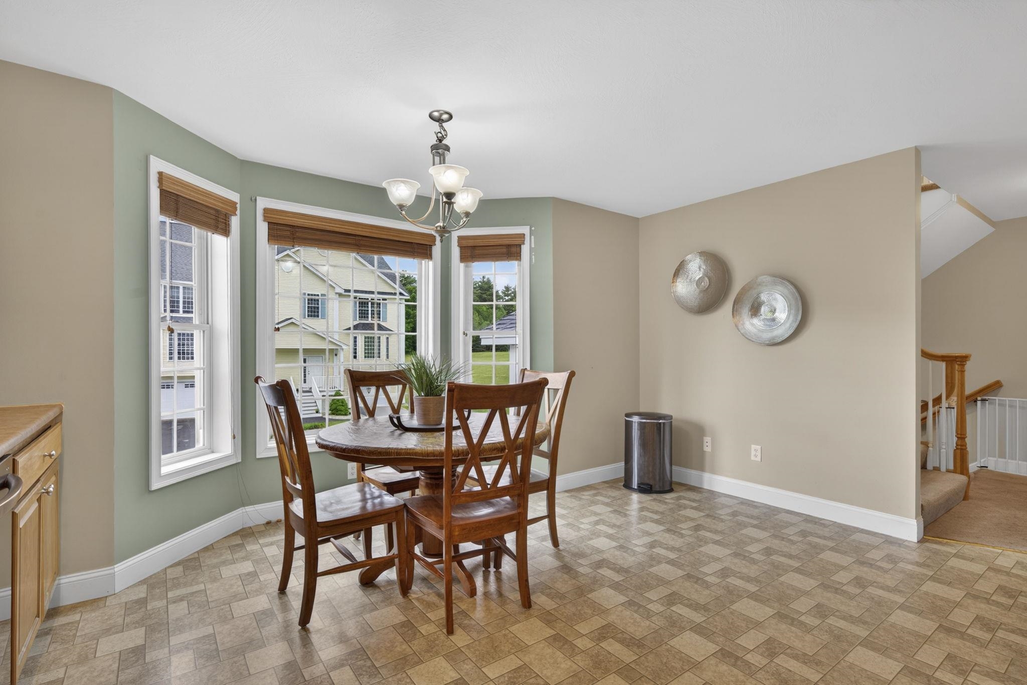15 Shaker Heights Lane Property Photo 8
