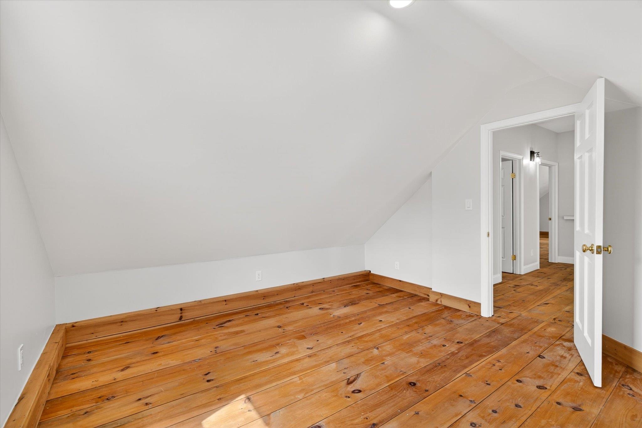 33 Acorn Street Property Photo 46