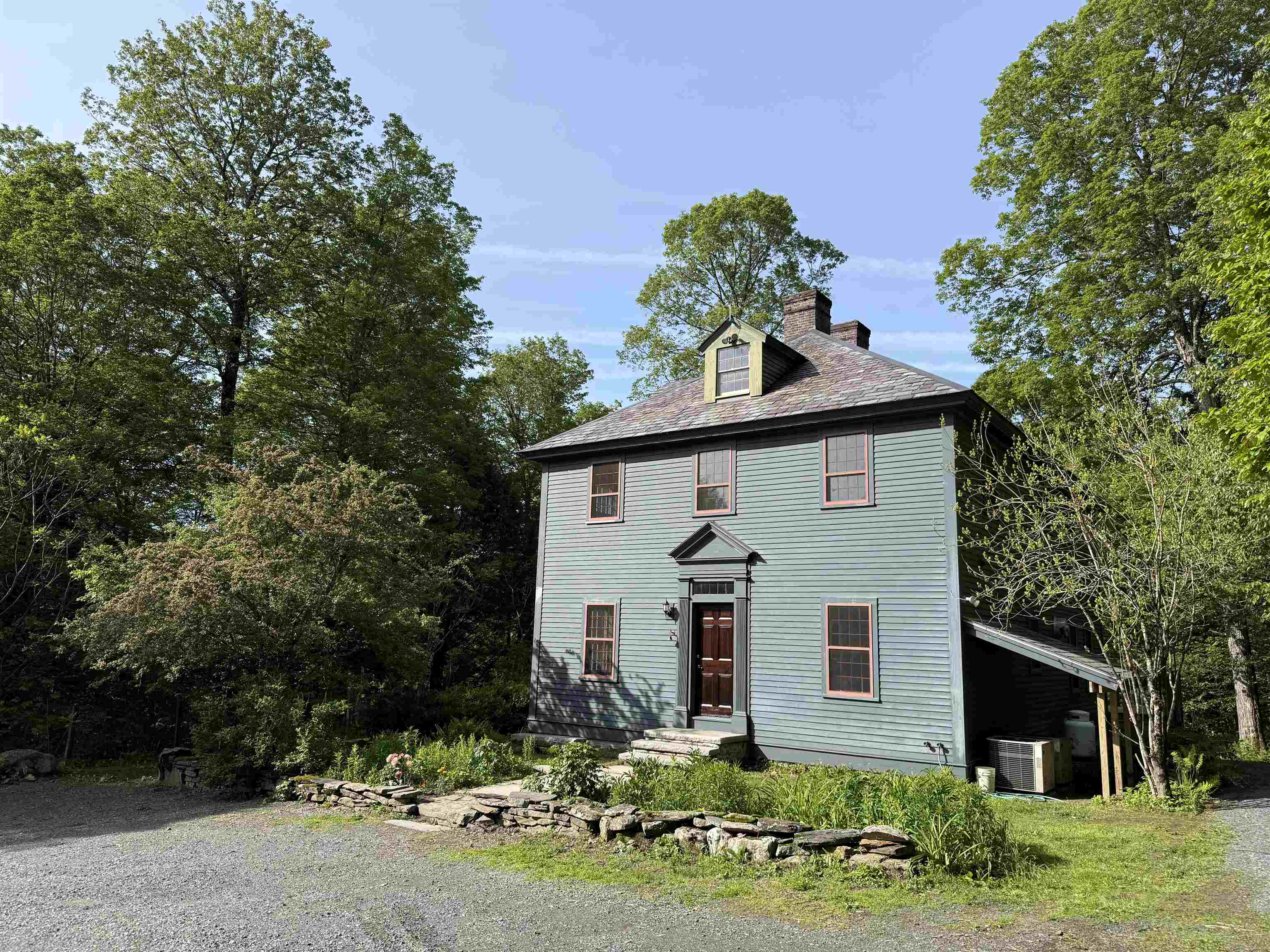 800 Hubbard Hill Property Photo 3