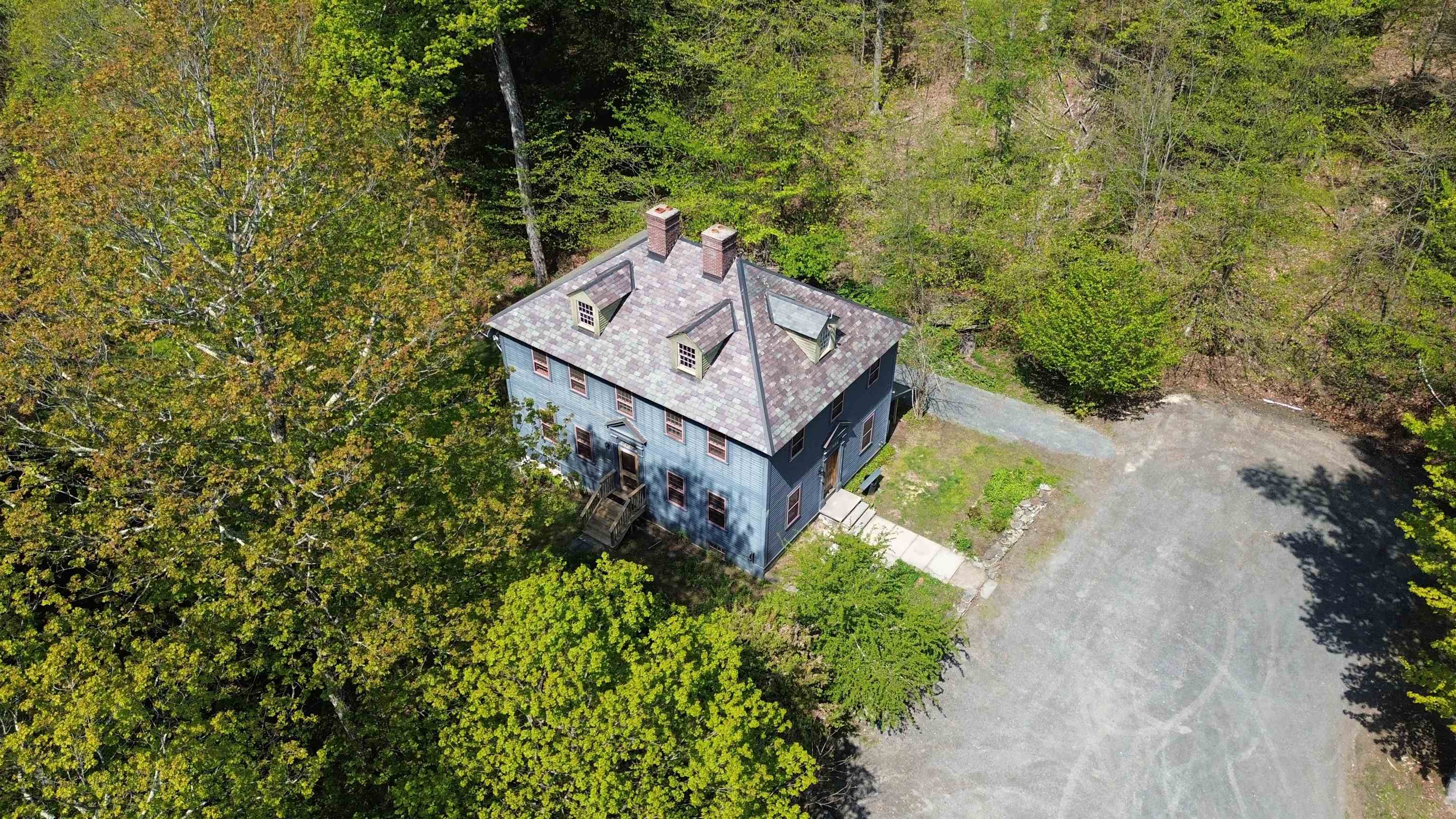 800 Hubbard Hill Property Photo 9