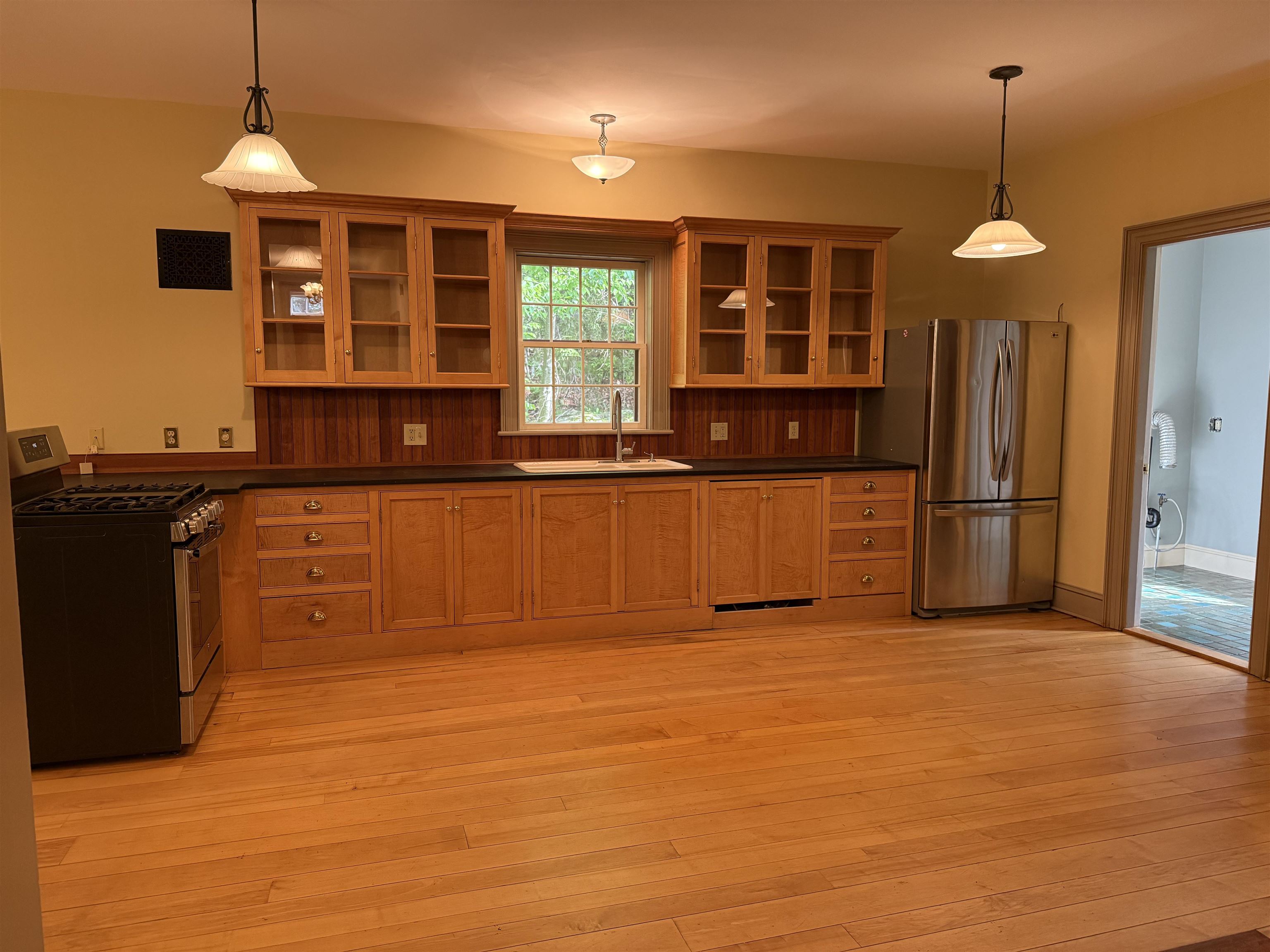 800 Hubbard Hill Property Photo 22