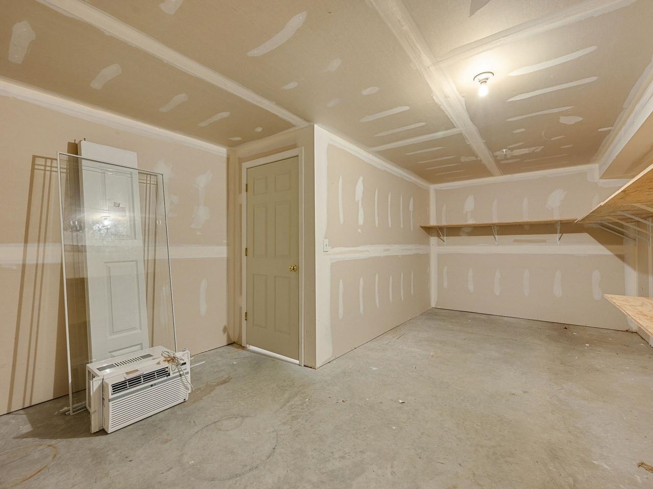 235 Park Street Property Photo 21