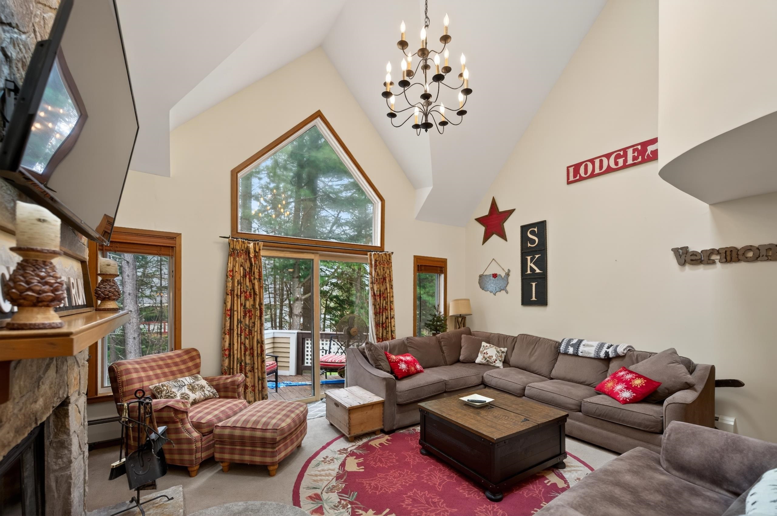 2c Townhouse Square Property Photo 5