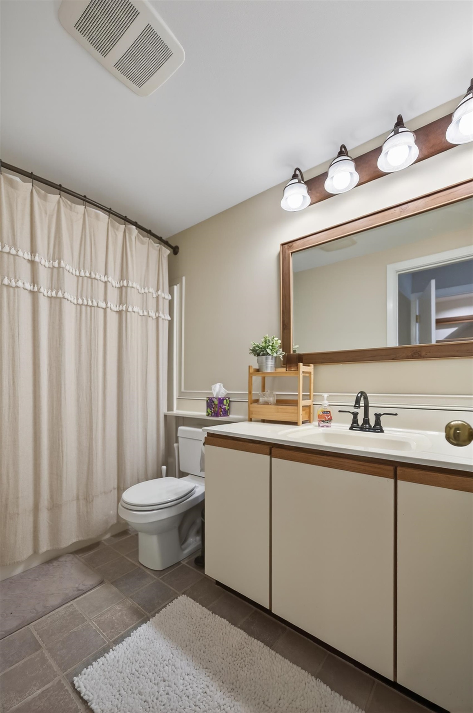 2c Townhouse Square Property Photo 17