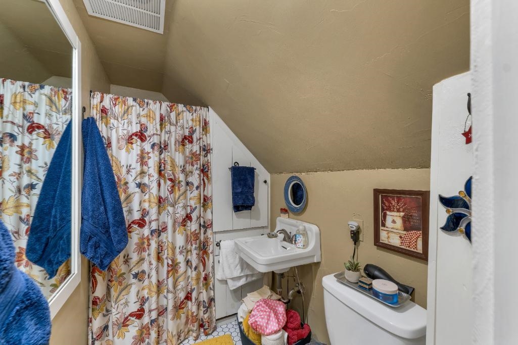 8 Lewis Street Property Photo 7