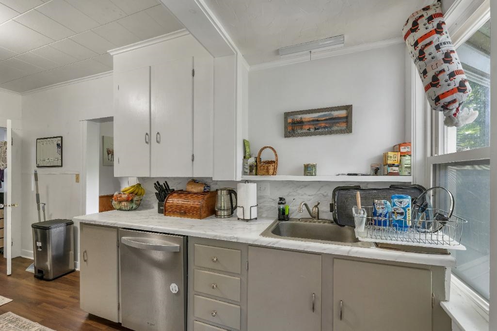 8 Lewis Street Property Photo 12