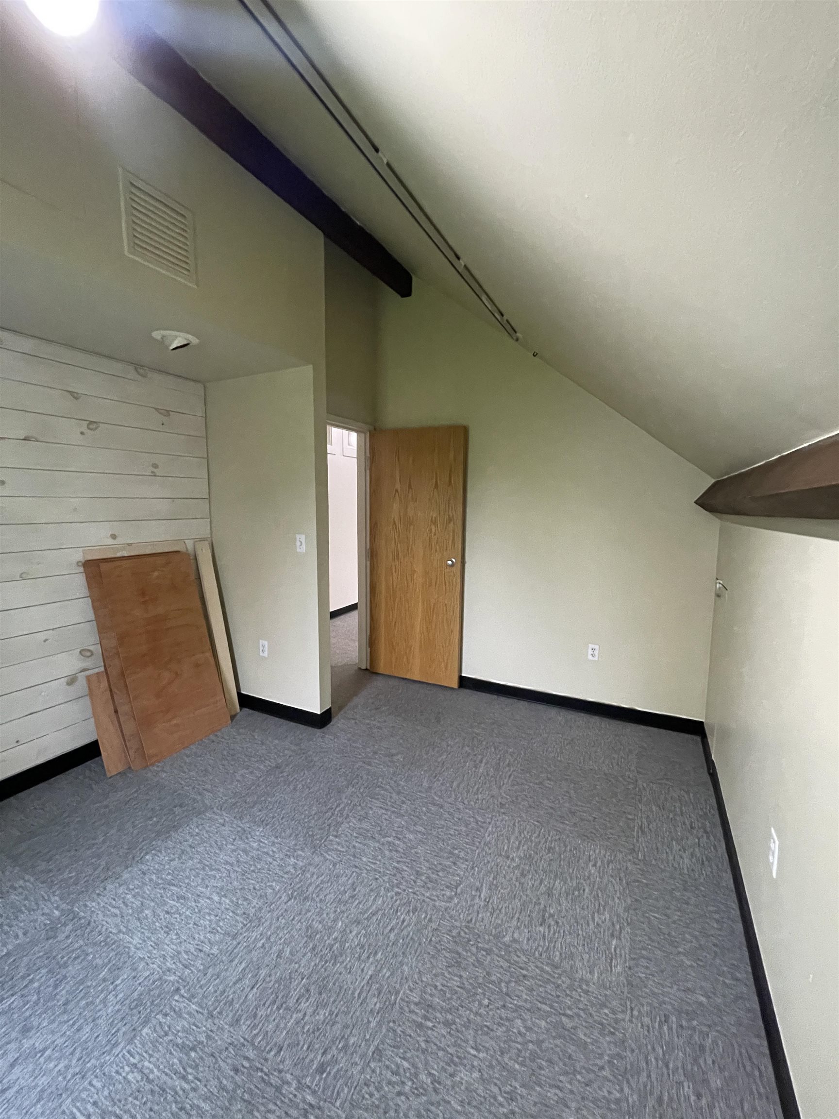 5138 Shelburne Road Property Photo 14