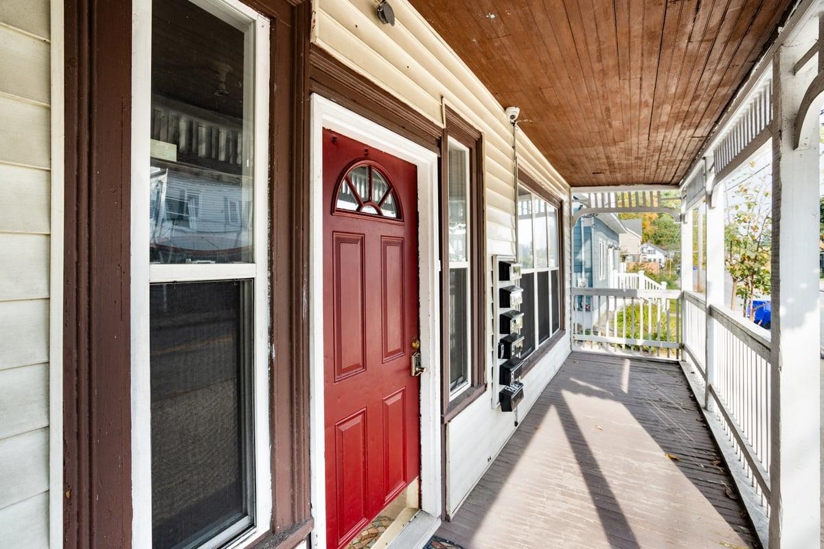 272 Front Street Property Photo 8