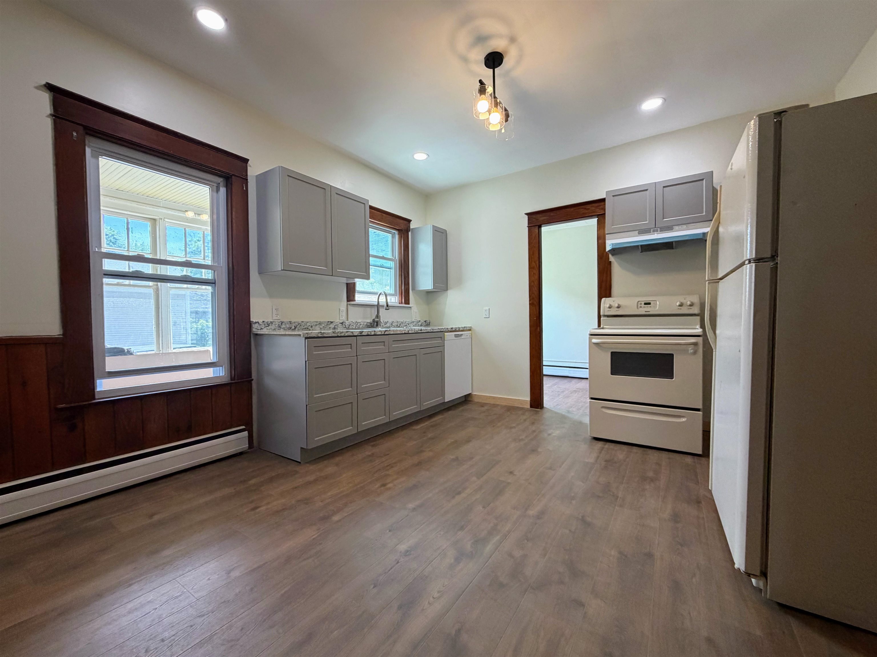 95 Clinton Street Property Photo 3