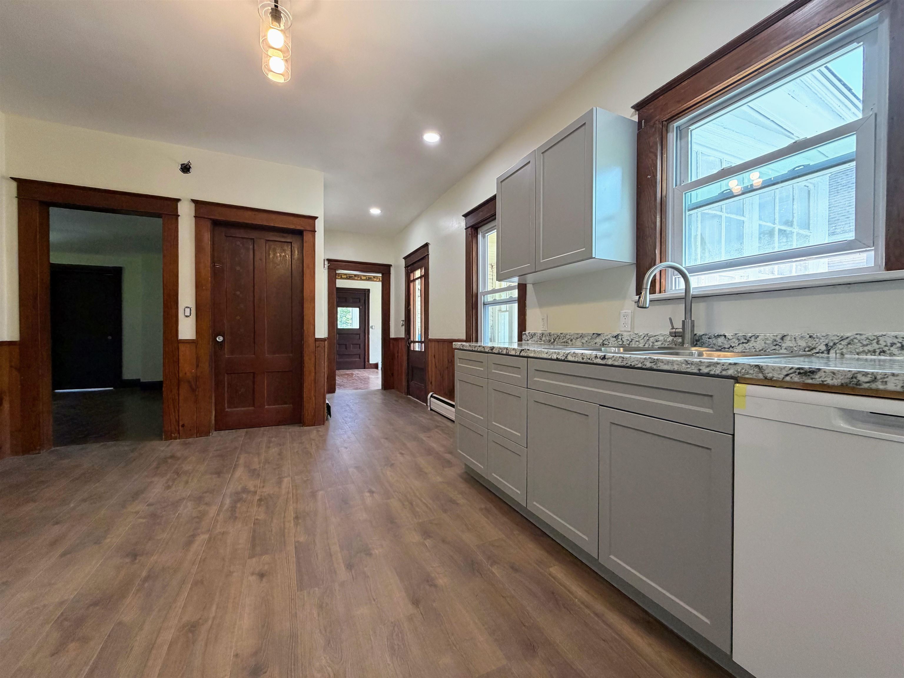 95 Clinton Street Property Photo 4