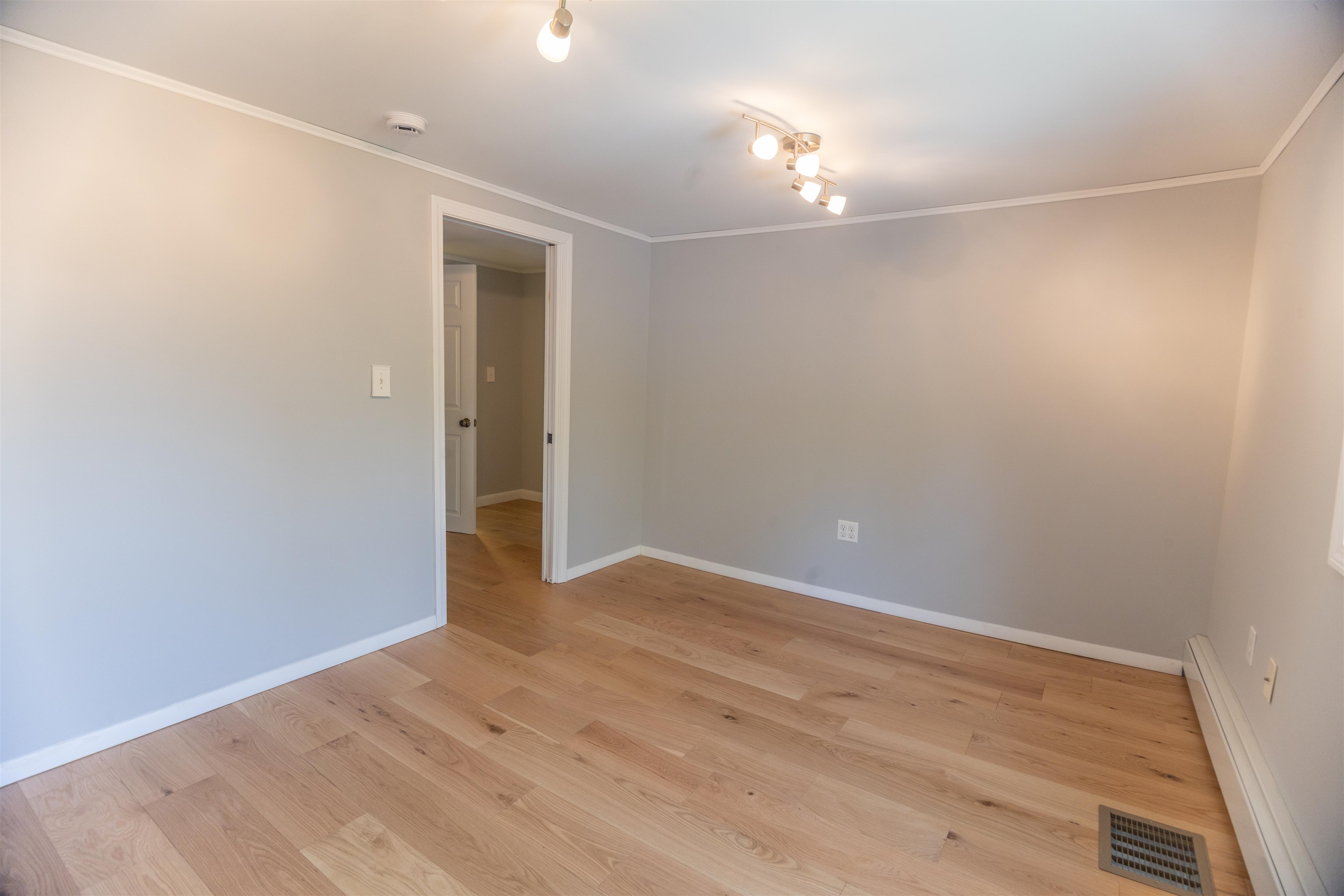20 Shore Road Property Photo 25