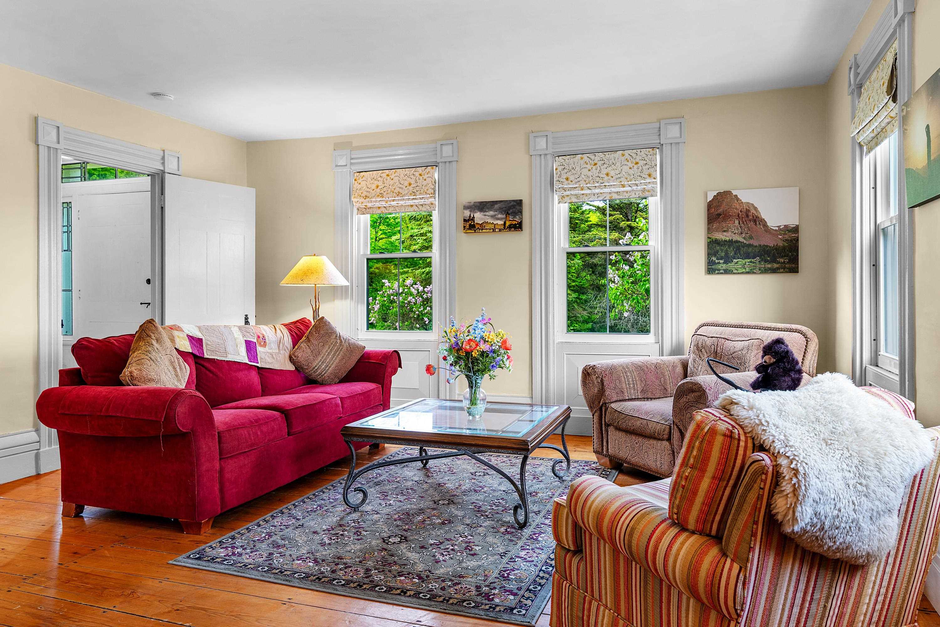 1574 Weir Road Property Photo 2