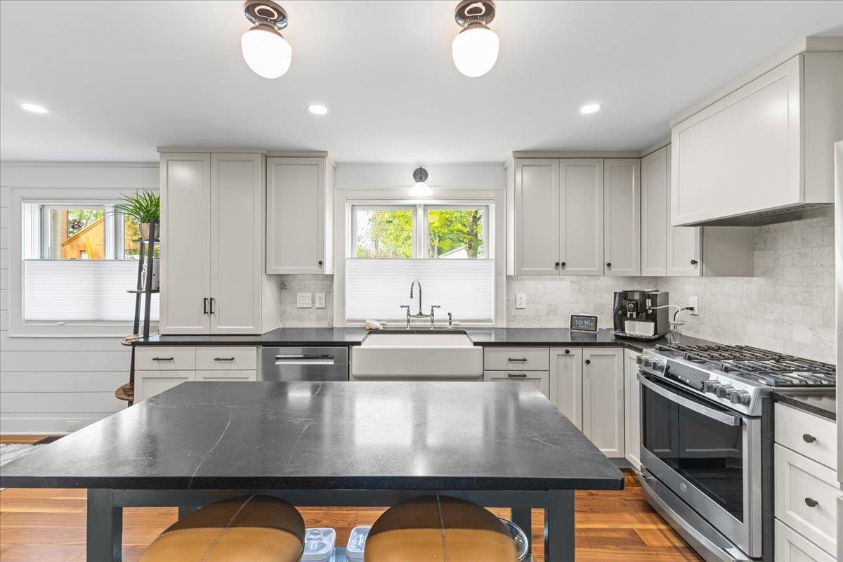 3122 North Avenue Property Photo 13