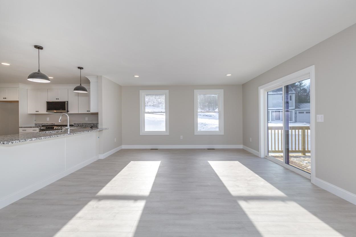 18 A Windsor Lane Property Photo 3