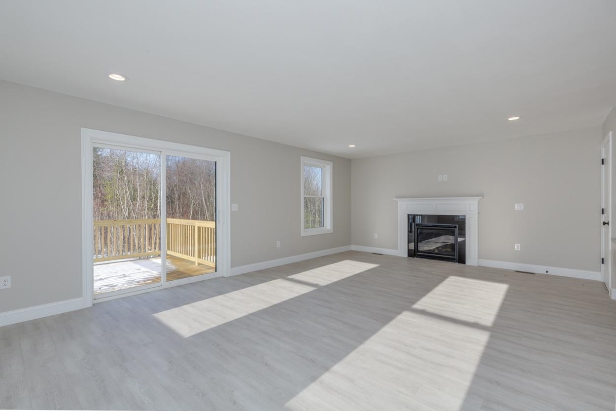18 A Windsor Lane Property Photo 4