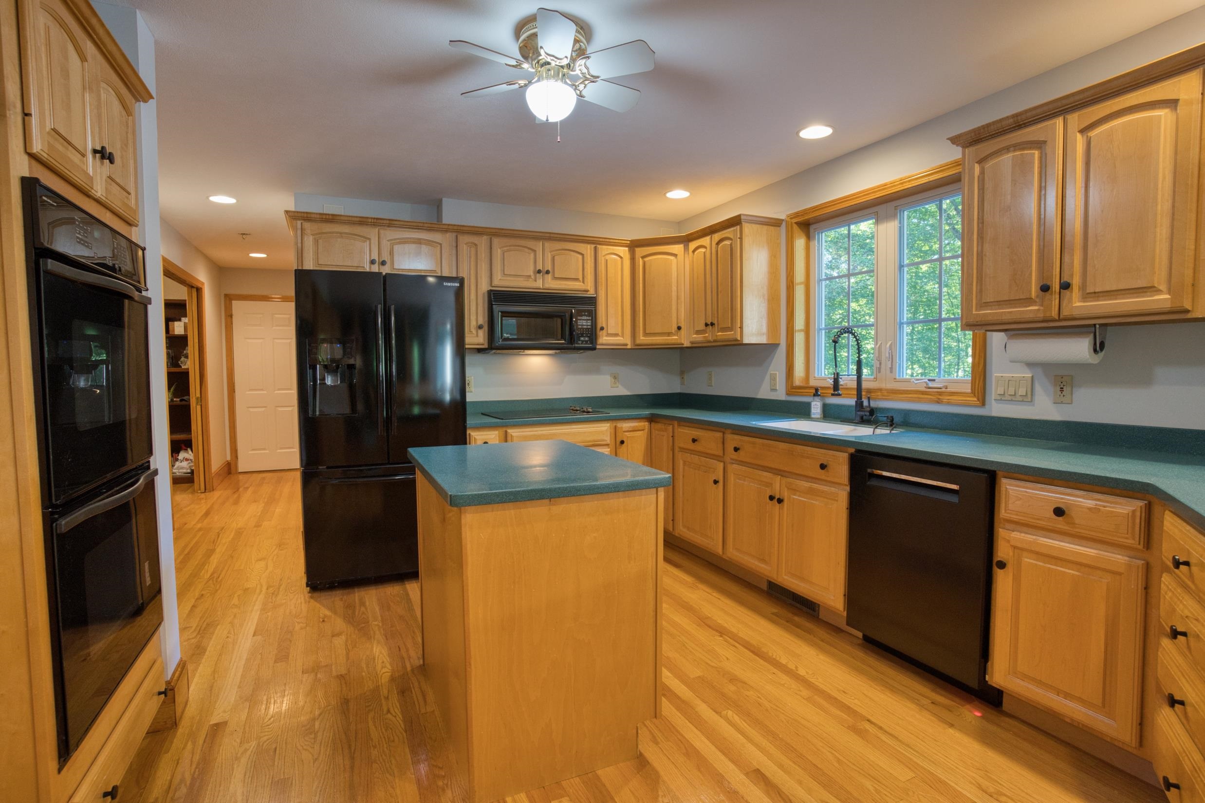 3 Summerfare Street Property Photo 4