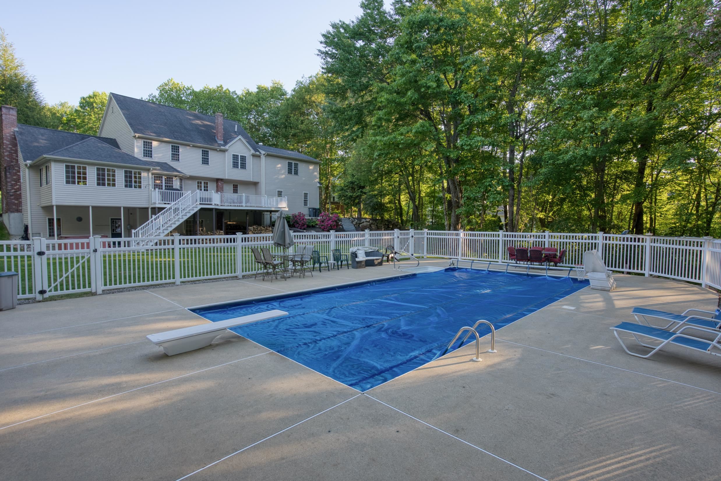 3 Summerfare Street Property Photo 38