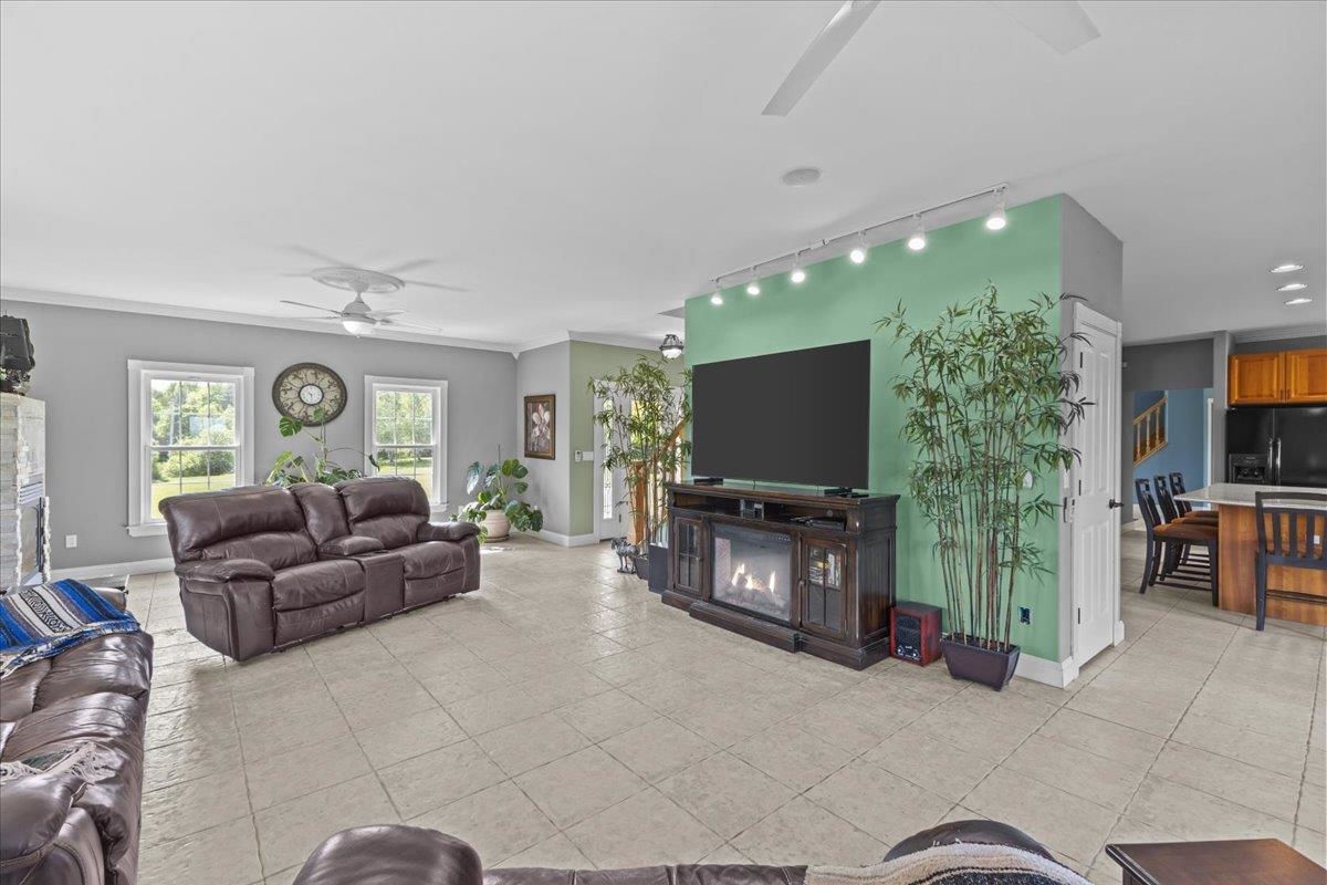 413 Hibbard Road Property Photo 4