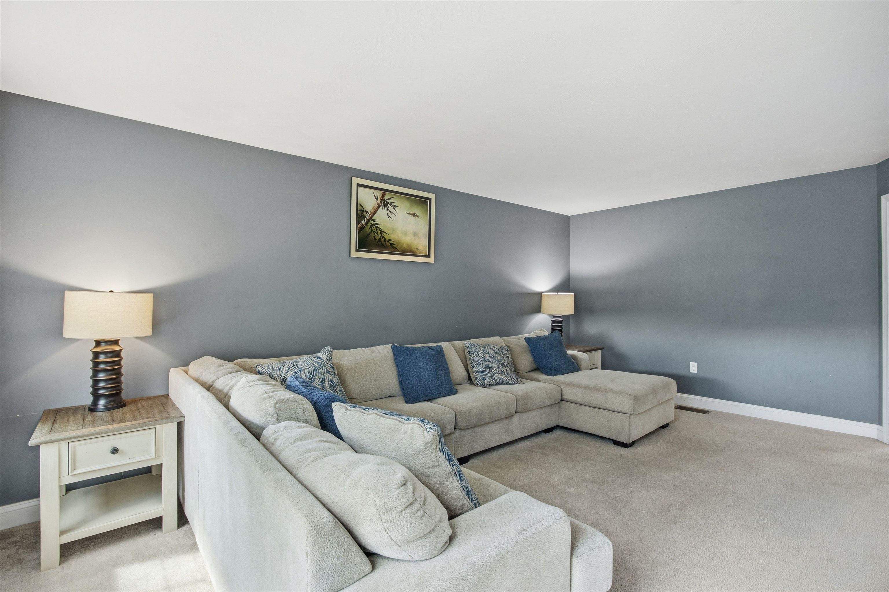 317 University Circle Property Photo 14