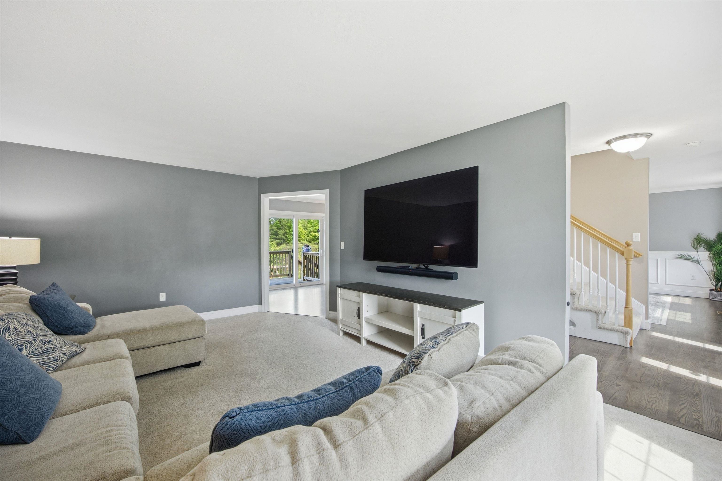 317 University Circle Property Photo 16