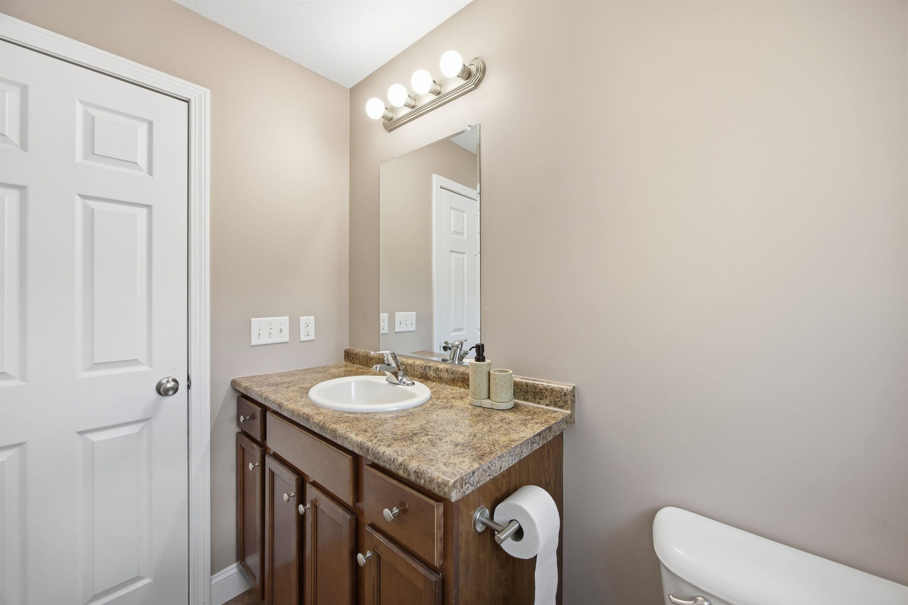 317 University Circle Property Photo 22